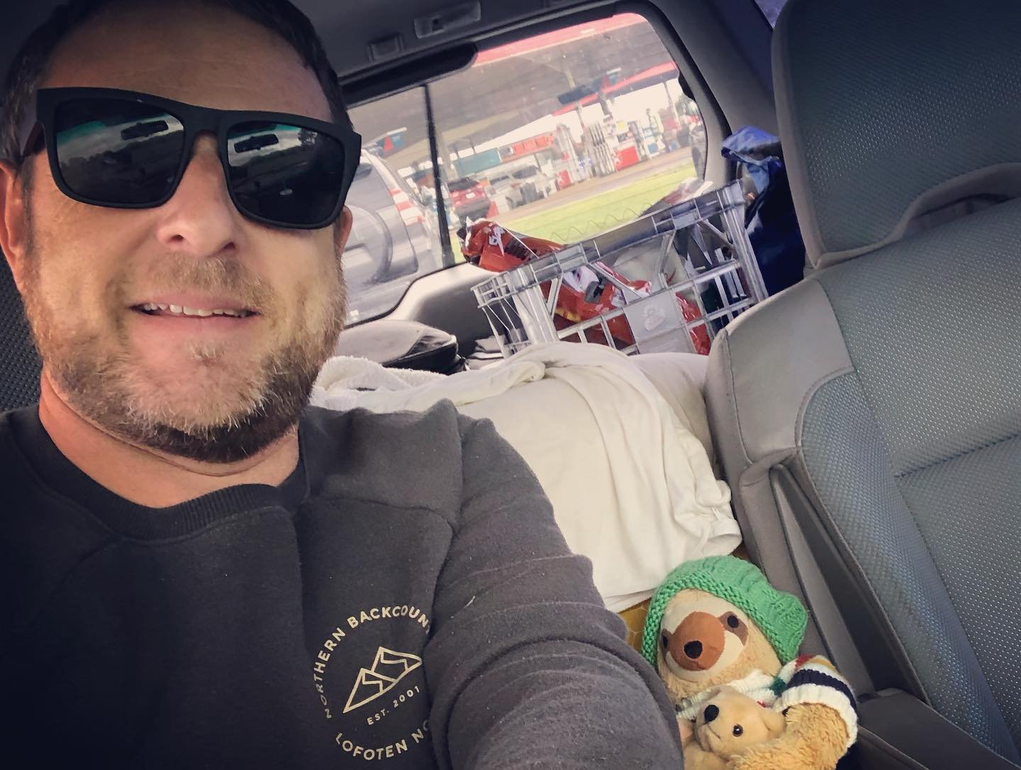 Don't you just love #roadtrips! Off to #melbourne for some #healing and #transformation and to introduce this #carsick little #professor #peabody to the #reiki #crew, the absent #wife (@sarah_sabell) and the twine (@lyndalhunt). Anyone else keen to #