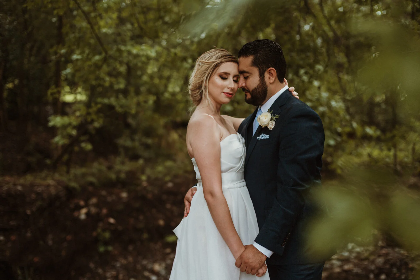  A rainy-day-don't-care wedding