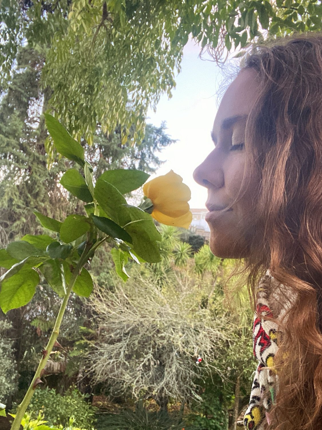 Life lately ➡️ Tuning into slowness, presences and appreciation 😌

🌞Admiring nature
🌞Daily beach walks
🌞Connecting to my heart, intuition and guides
🌞Moving my body intuitively
🌞Leading online yoga classes for women to feel relaxed and safe in 