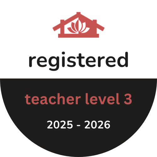 A badge indicating registration for a teacher level 3 program for 2025-2026, featuring a house with a flower logo at the top.