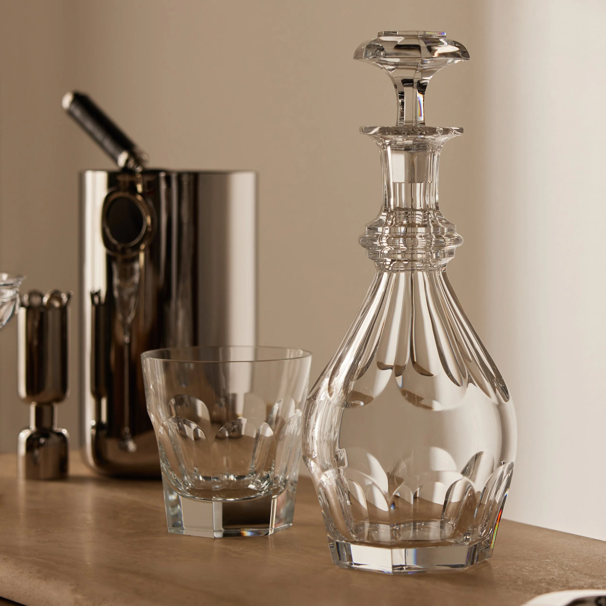 Decanter-&-PITCHERS_PLP_DECANTER SQUARE.jpg
