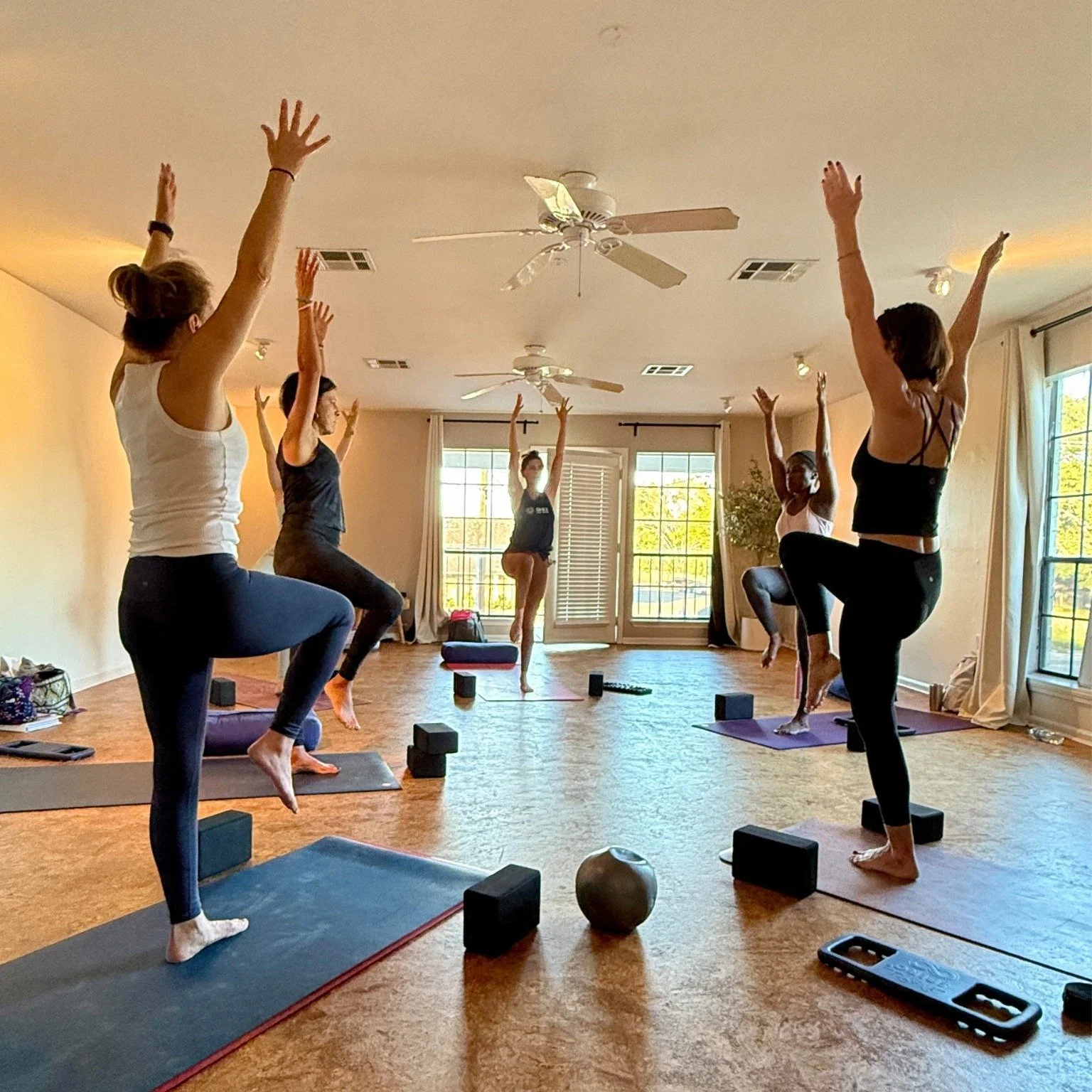 🌿 Inhale peace. Exhale anything that doesn't serve your heart. 🌿