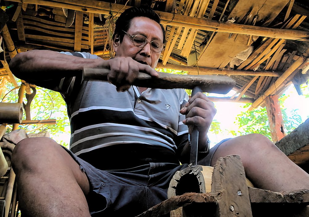 Trabajador Artesanal de Bambú en Nicaragua