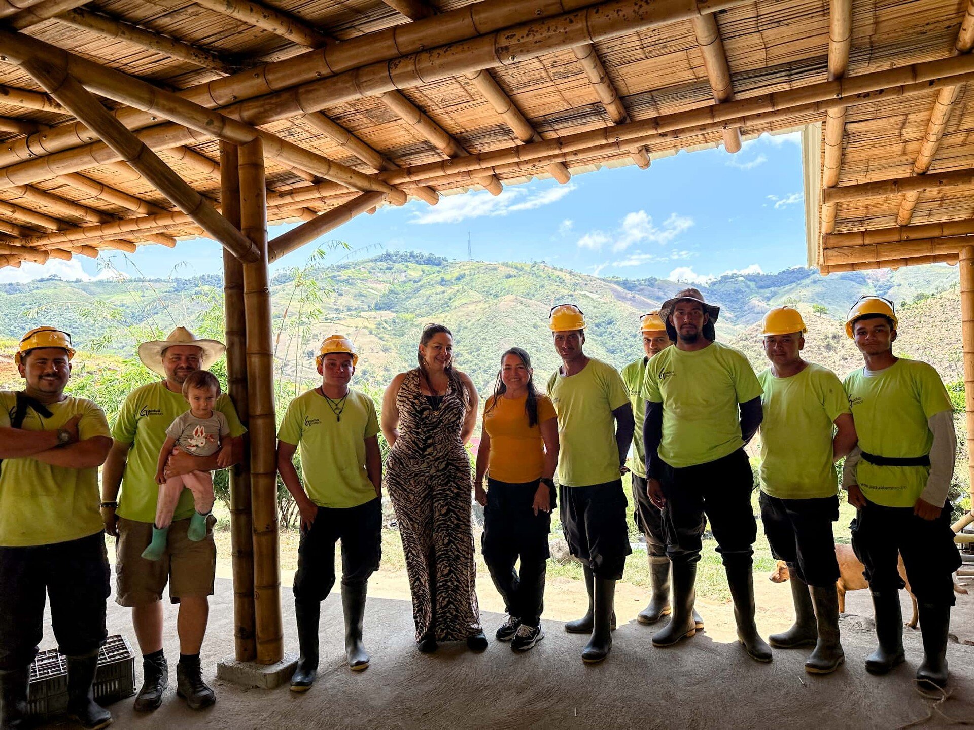 Visita de nuestra querida SISO Sandra para realizar acompa&ntilde;amiento a nuestra empresa. Dando cumplimiento a nuestro compromiso para garantizar la seguridad de nuestros compa&ntilde;eros.
Guadua Bamboo SAS sigue demostrando que la industria de l