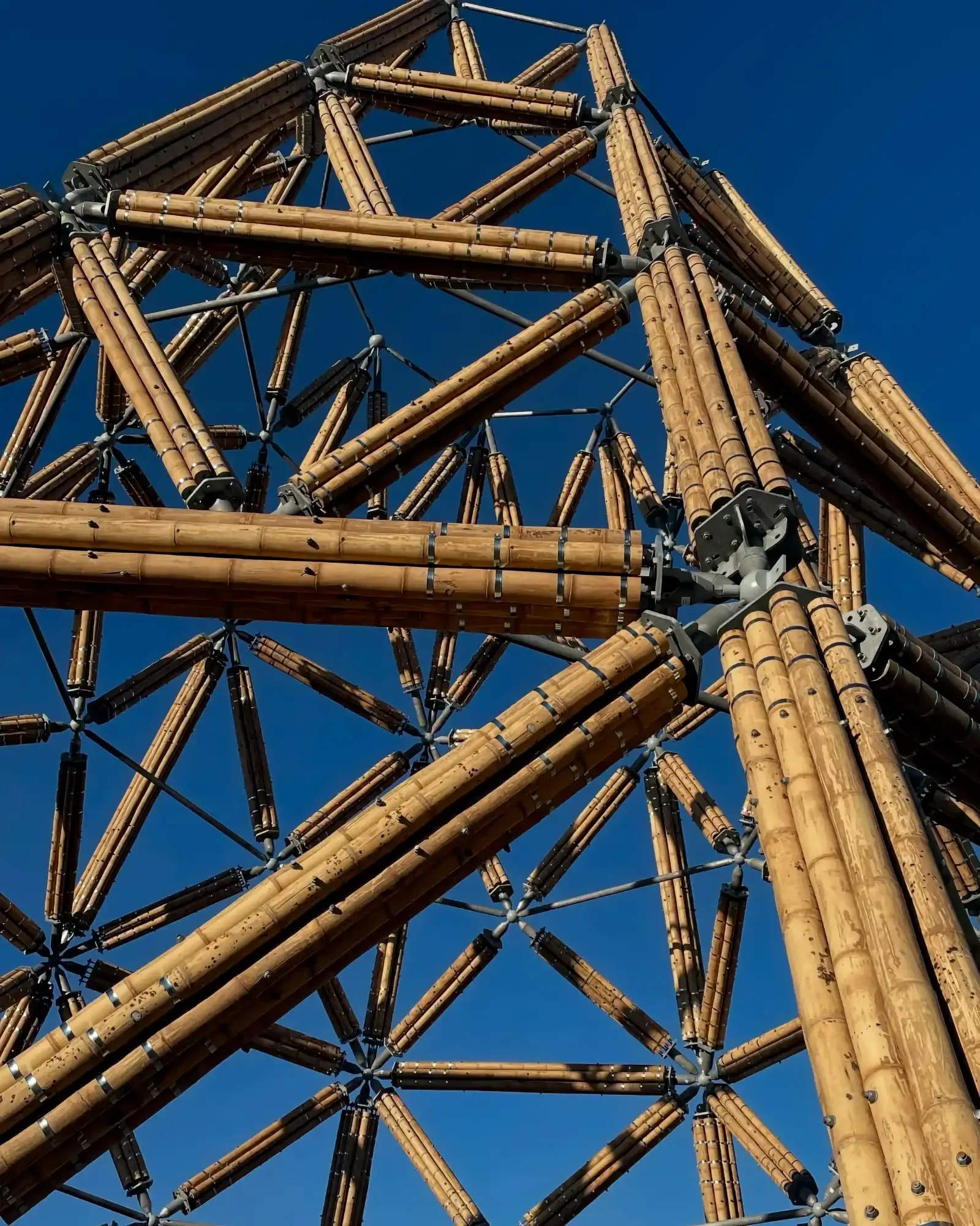 Torre de Bambú Guadua Zoológico de Planckendael Bélgica