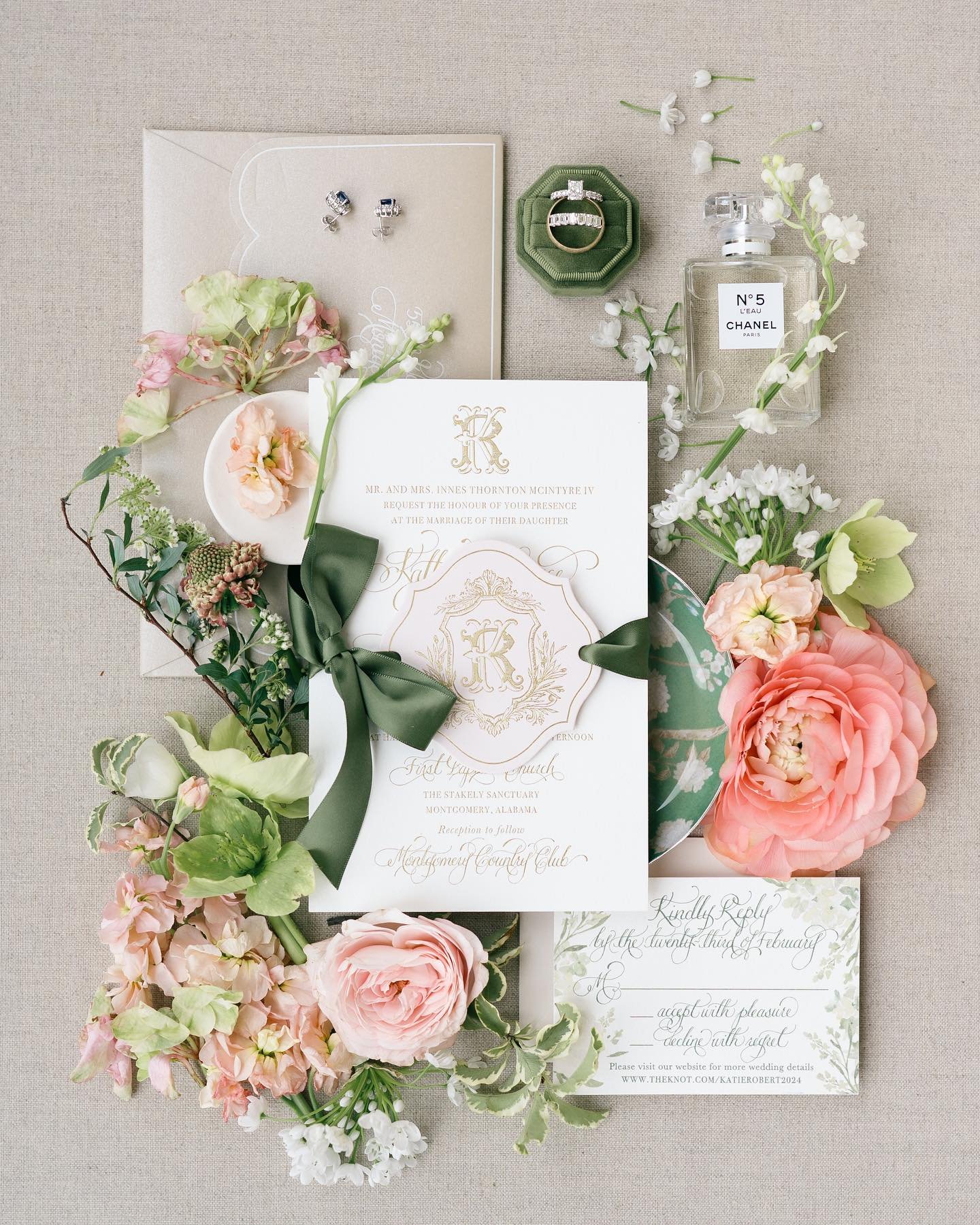 We are swooning over Katie &amp; Robert&rsquo;s invitation suite✨ Swipe to see all the beautiful, intricate details up close! We can&rsquo;t wait to share more from this special day!

Planning @southernposies 
Photography @haintbluecollective 

#kara