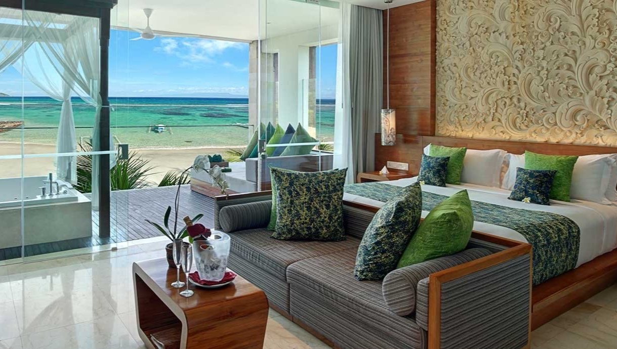 Luxury-Ocean-View-Suite_Web-Banner_1.jpg