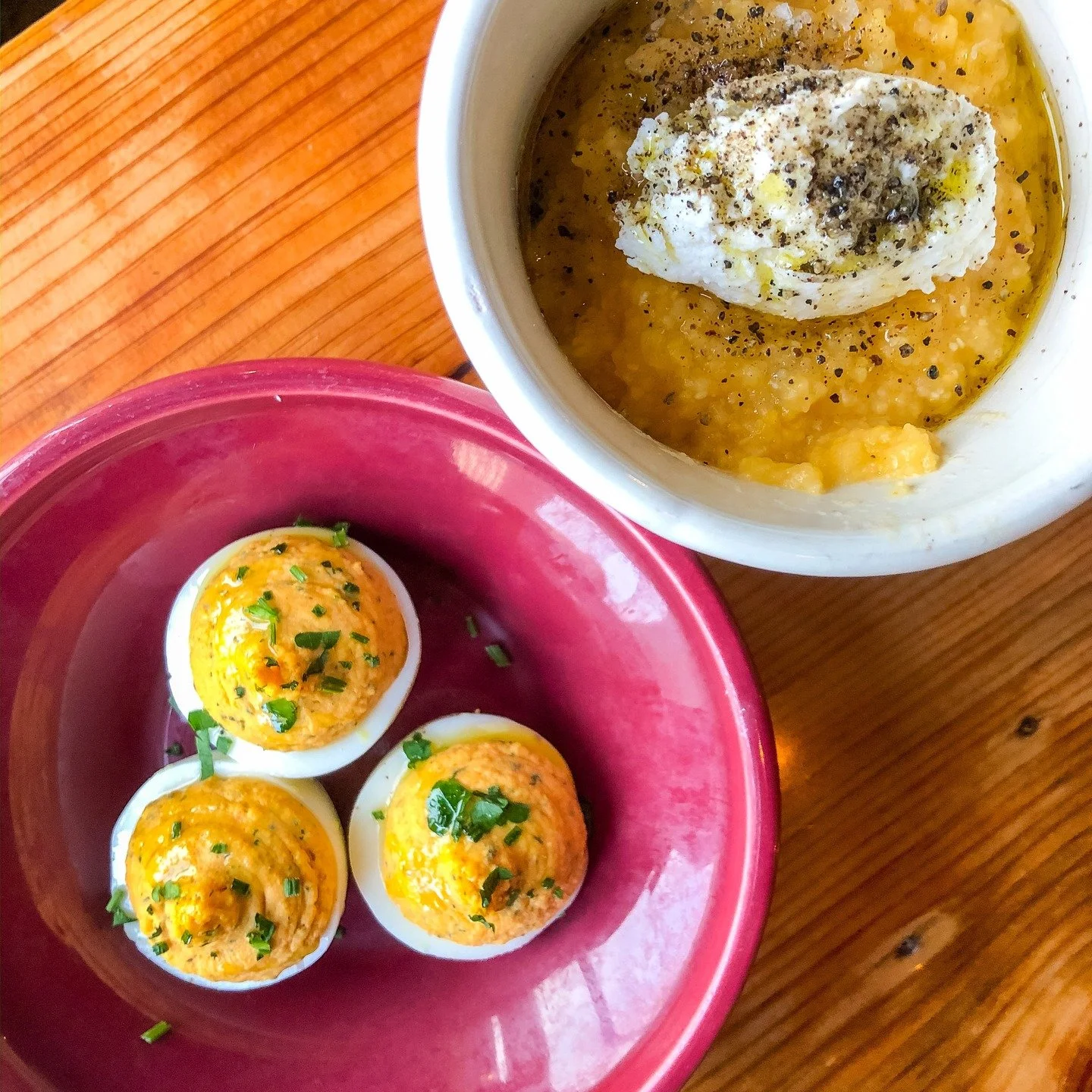 Good morning ☀️ Enjoy your day, super excited to see you ✨
Mug of Grits &amp; Deviled Eggs &mdash; perfect lil something 🤗