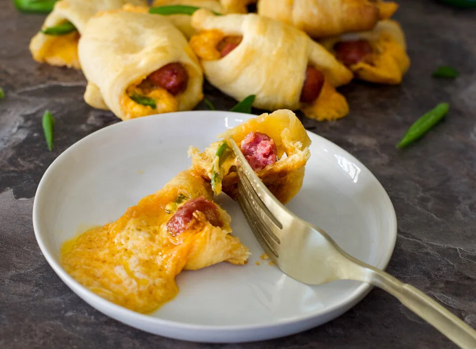 Jalapeno Popper Pigs in a Blanket — no one leaves hungry