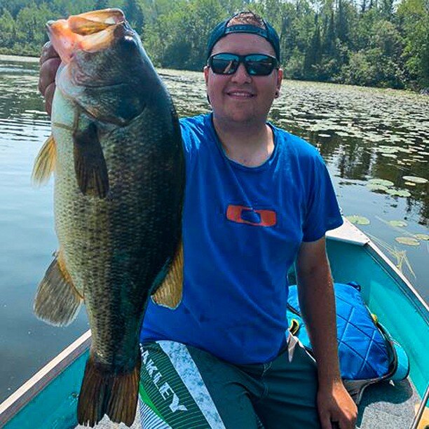 @danny_litwora with the Largemouths in a canoe.⁠
.⁠
.⁠
.⁠
.⁠
.⁠
.⁠
.⁠
.⁠
.⁠
.⁠
#fishfridays #humminbirdfishing #minnkotamotors #humminbird #manitoba #ontario #kenora #smallmouth #largemouth #smallmouthbass #largemouthbass #winnipegriver #outdoors #an