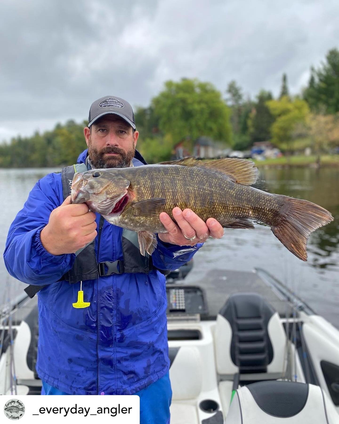 @_everyday_angler slinging basses.

#smallmouthbass #smallmouth #bassfishing #manitoba #canada