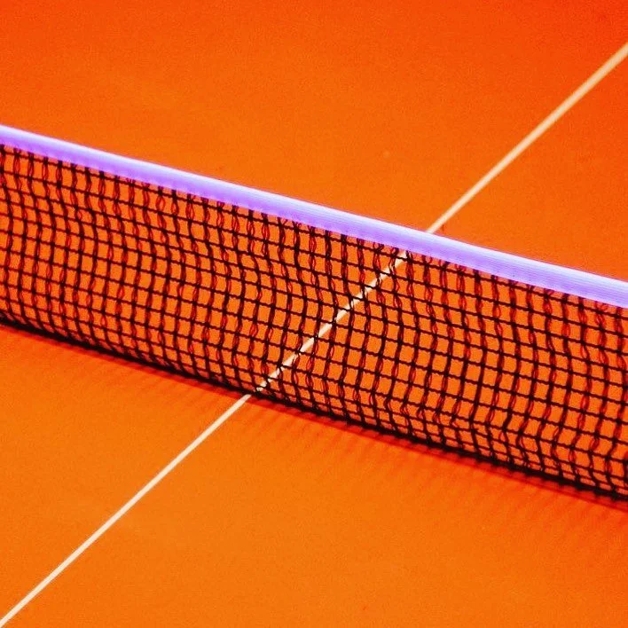 A pop of orange for the spring 🍊 
📸: unknown