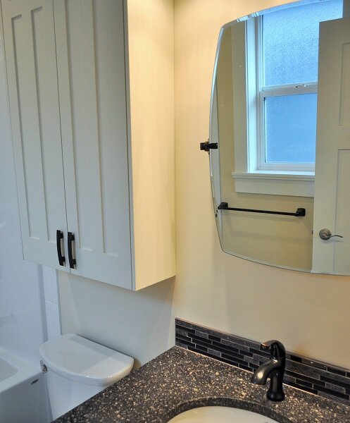 Ensuite bathtub & heated floor.JPG