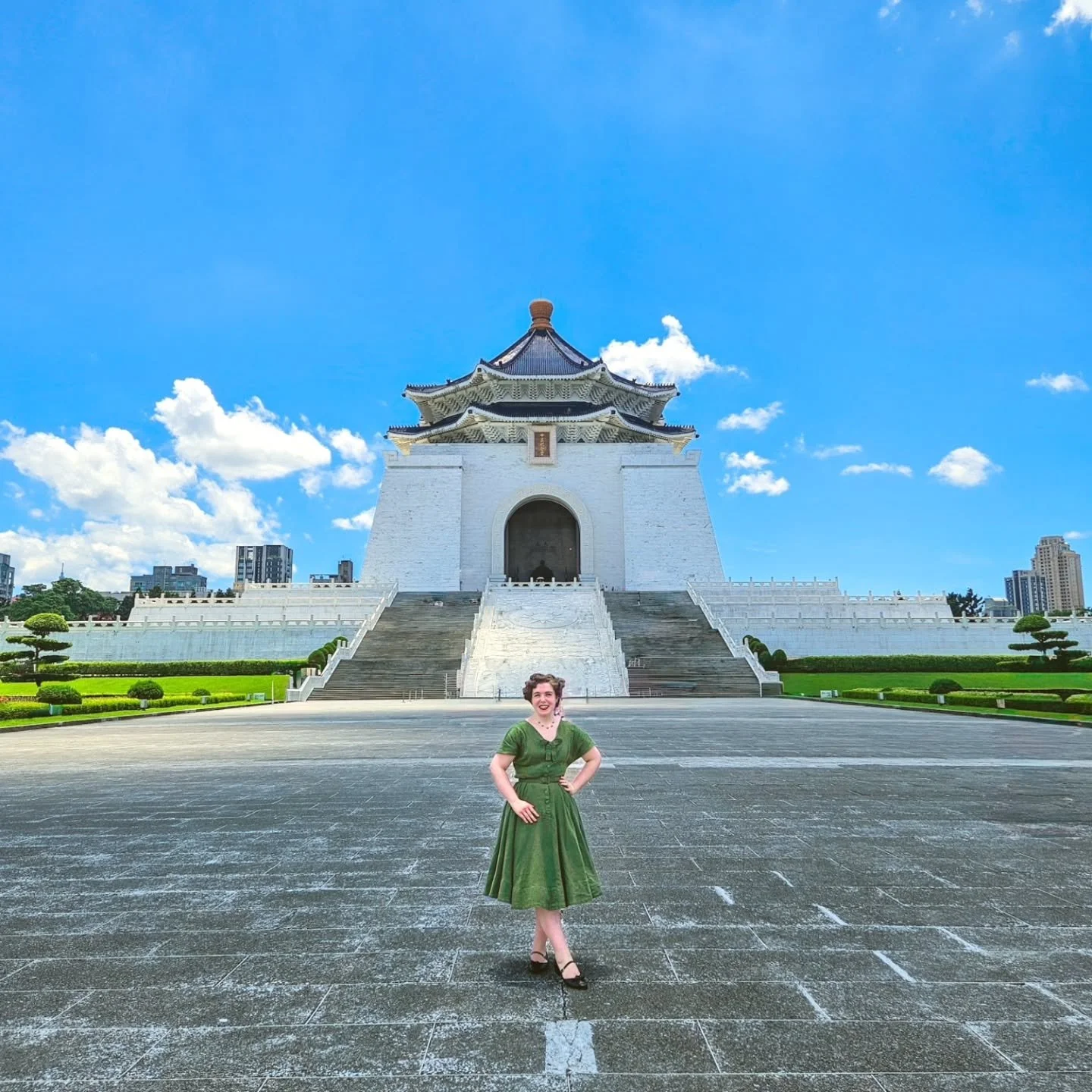 More photos from 台湾 🇹🇼! One weekend, Allison and I went up to see the major sights of Taipei. We started off with the iconic Liberty Square. It was 112&deg;F for our climb up the stairs to the Chiang Kai-shek Memorial Hall. 🥵 Thankfully, no one pa