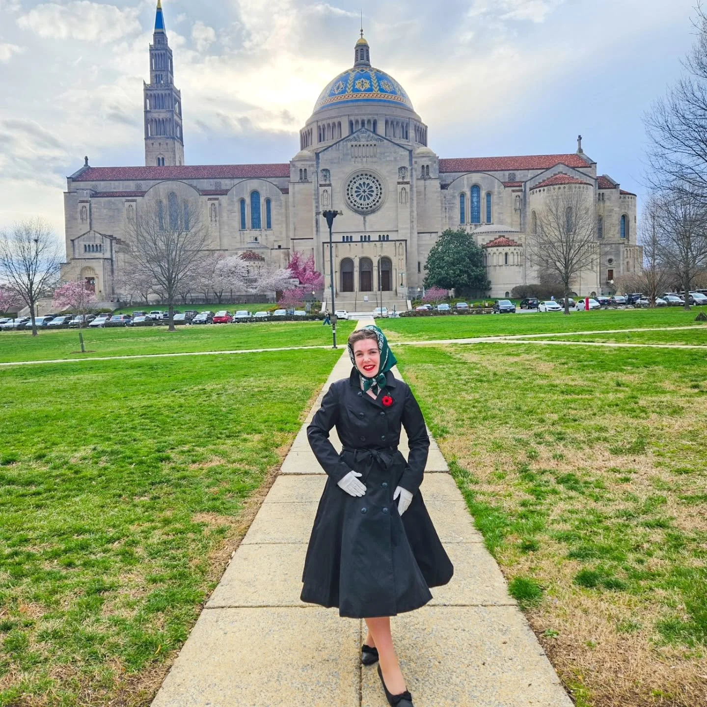 Spring has sprung here in D.C.! Last week, I attended a wonderful performance by the Westminster Cathedral Choir at the @marysshrine (pic 7). They sang many Marian songs 🎵 in honor of the Feast of the Annunciation, which were all so angelic and beau