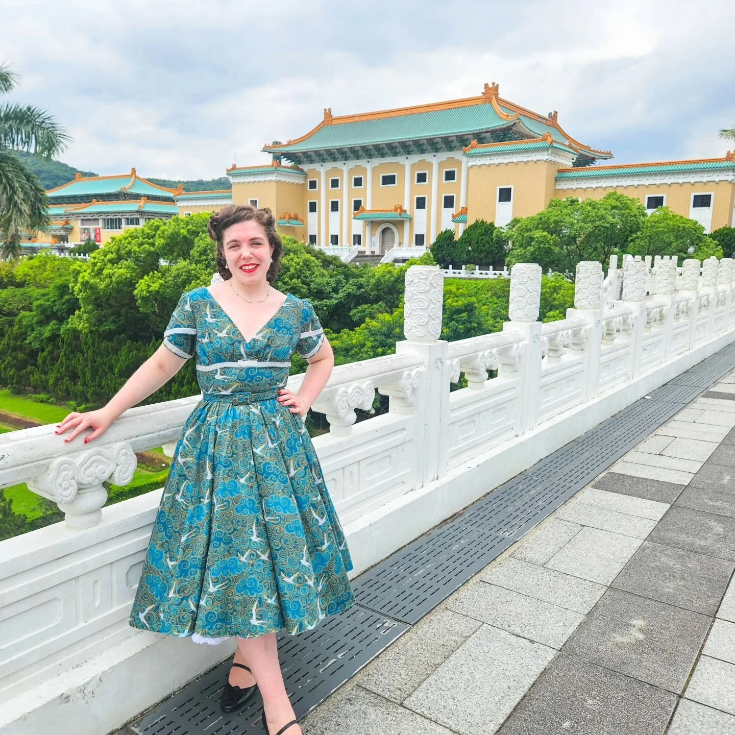 你好从台湾!  I have spent the majority of my summer in Taiwan 🇹🇼 and am happy to finally share my bounty of pictures. First up is my trip to the National Palace Museum in Taipei. This museum houses over 8,000 artifacts from 7,000 years of Chinese histor