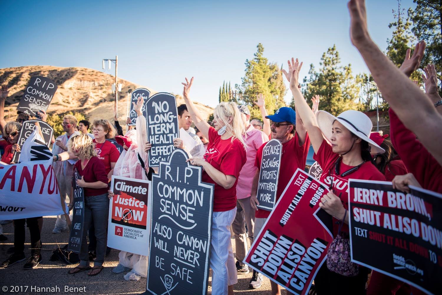   Aliso Canyon   blowout  2-yr anniversary protest (Oct 2017) (photo by Hannah Benet) 