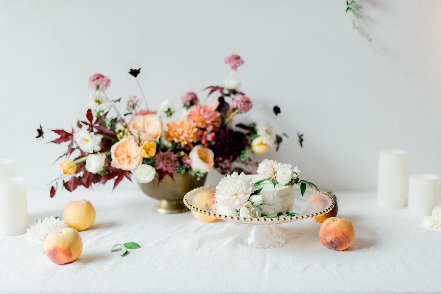 Spending our Monday dreaming of all the colours schemes we can play with. Working on a design board for one of our special couples. 

Sharing this peach inspired shoot on the feed!

Photographer @amyteixeira 
Florals @bloomassembly