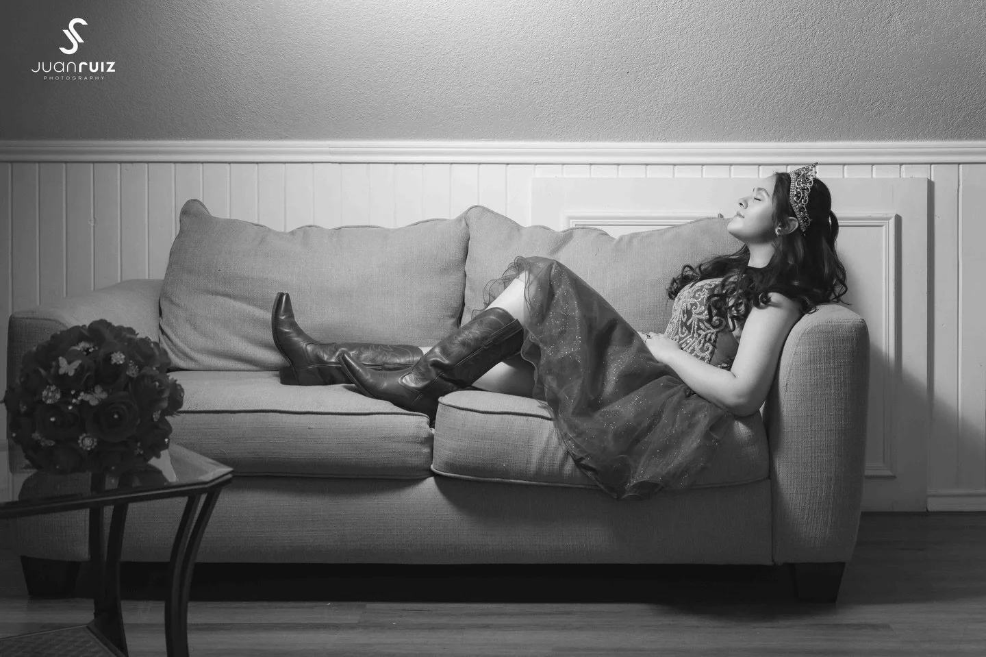 &ldquo;Some moments are timeless&mdash;just like black &amp; white.&rdquo;

We&rsquo;re now booking Quince celebrations for next year, and only a few dates remain.

📧 Inquire soon to secure your date.📅 

👗 @alamobridal 
🏰 @celebrinoeventcenter 
?