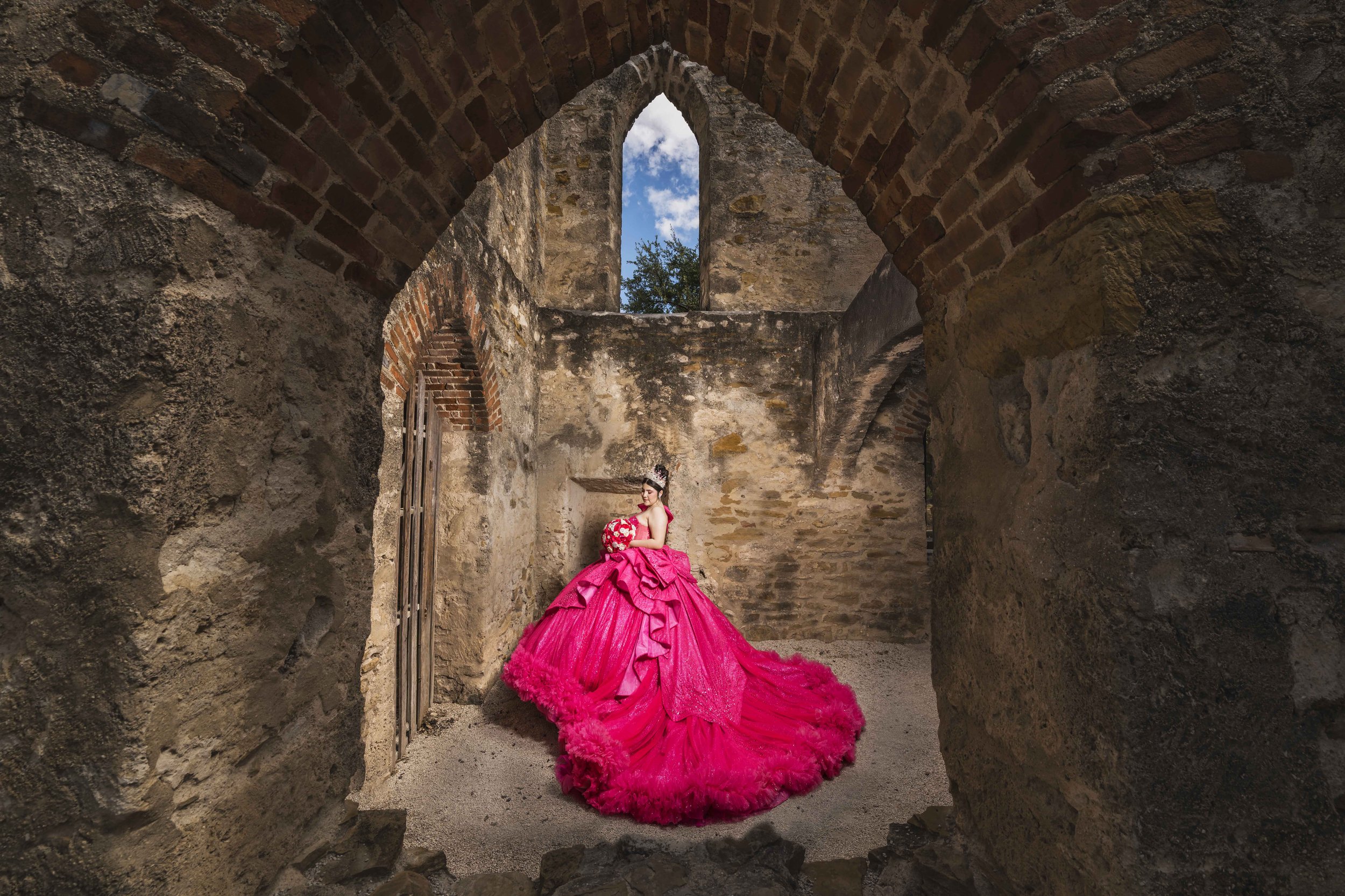 SANANTONIO_QUINCEANERA_PHOTOGRAPHER_PRECIOSABRIDAL_0592 copy 2.jpg