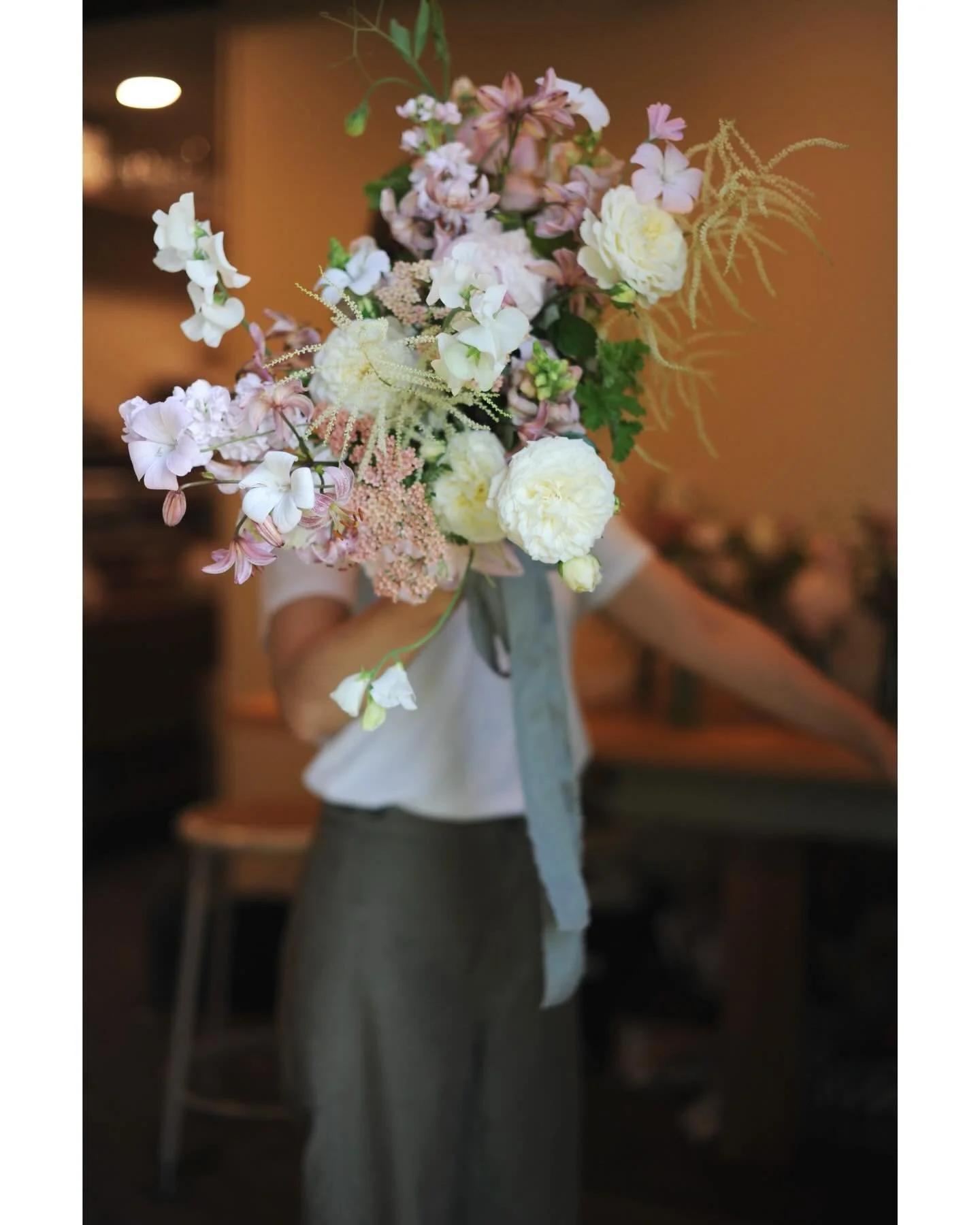 Creating for a bride and her party is like a jam session the best of players.

Early summer lineup &ndash; lily, garden rose, goat&rsquo;s beard&hellip;

This work is linked so closely to the season. As it should be.

#goatsbeard #lillies #gardenrose