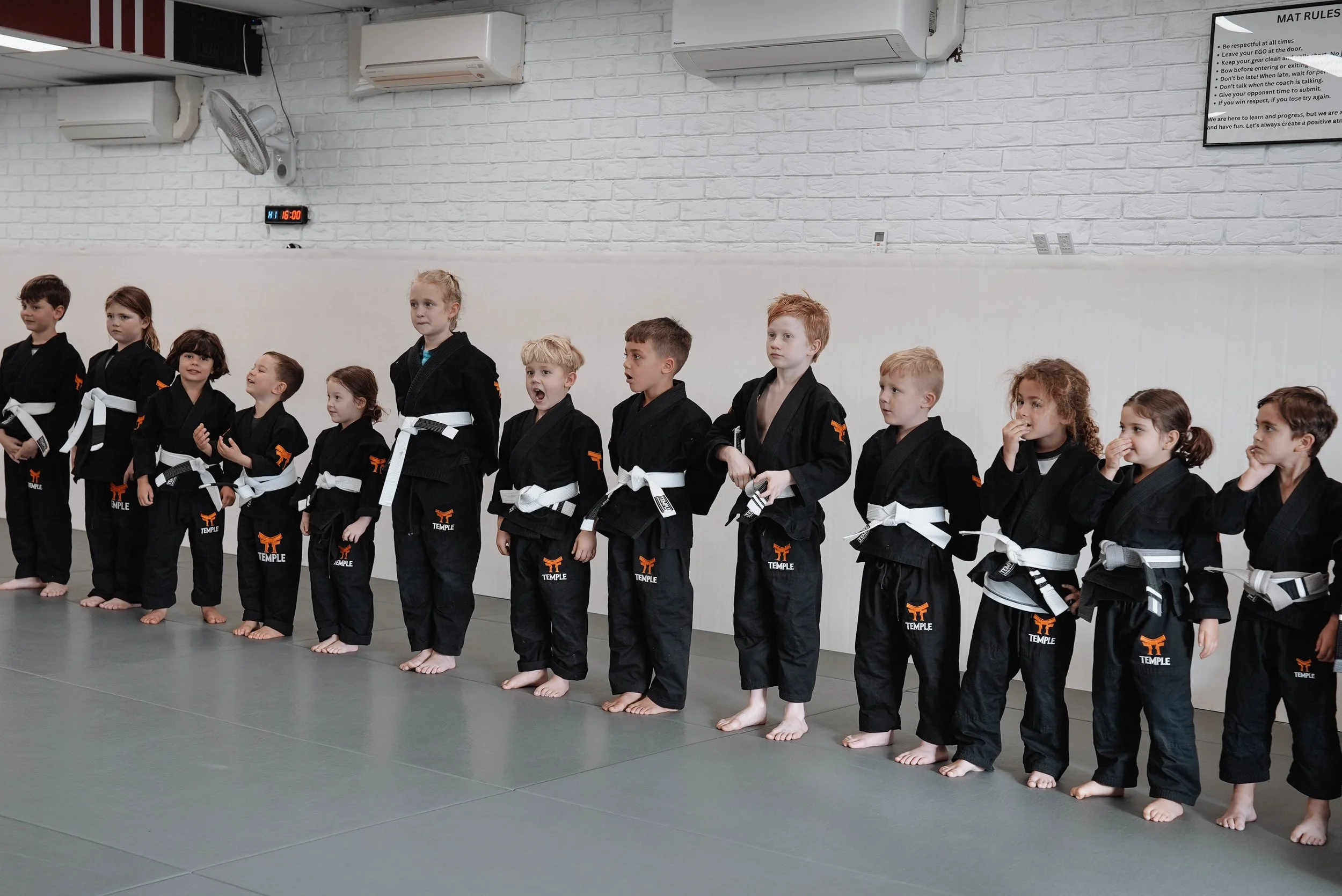 kids in jiu jitsu 