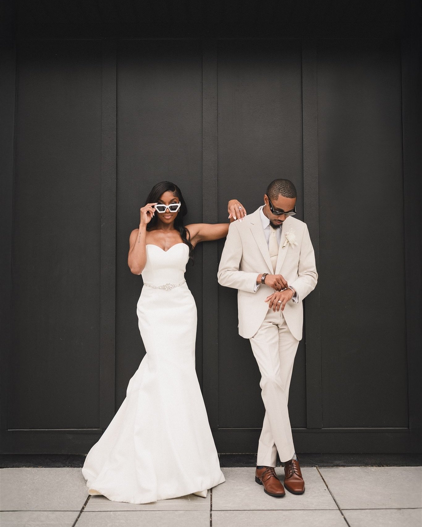 Mr. &amp; Mrs. Andre &amp; Harleigh Wright 🥂
📸: @nativ.lens 
.
Wedding planner : @l3.events 
Photographer: @nativ.lens 
Videographer: @tristianb_
Venue : @theblackbarnorlando 
MUA: @glammedbytybella 
Hair : @keypicasso 
Saxophonist/DJ: @khaonsoffic