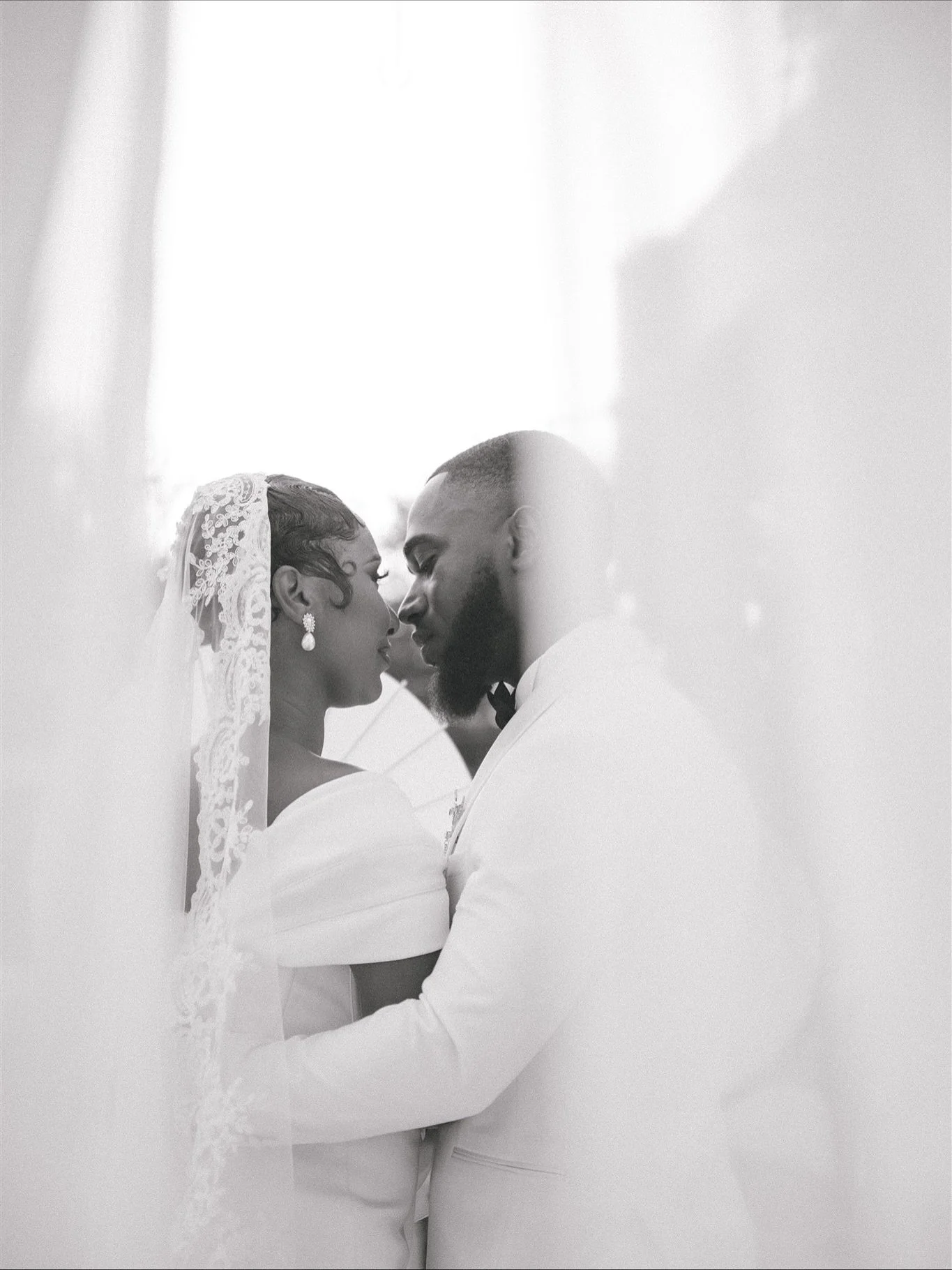 Love&rsquo;s gentle embrace. 
📸: @nativ.lens