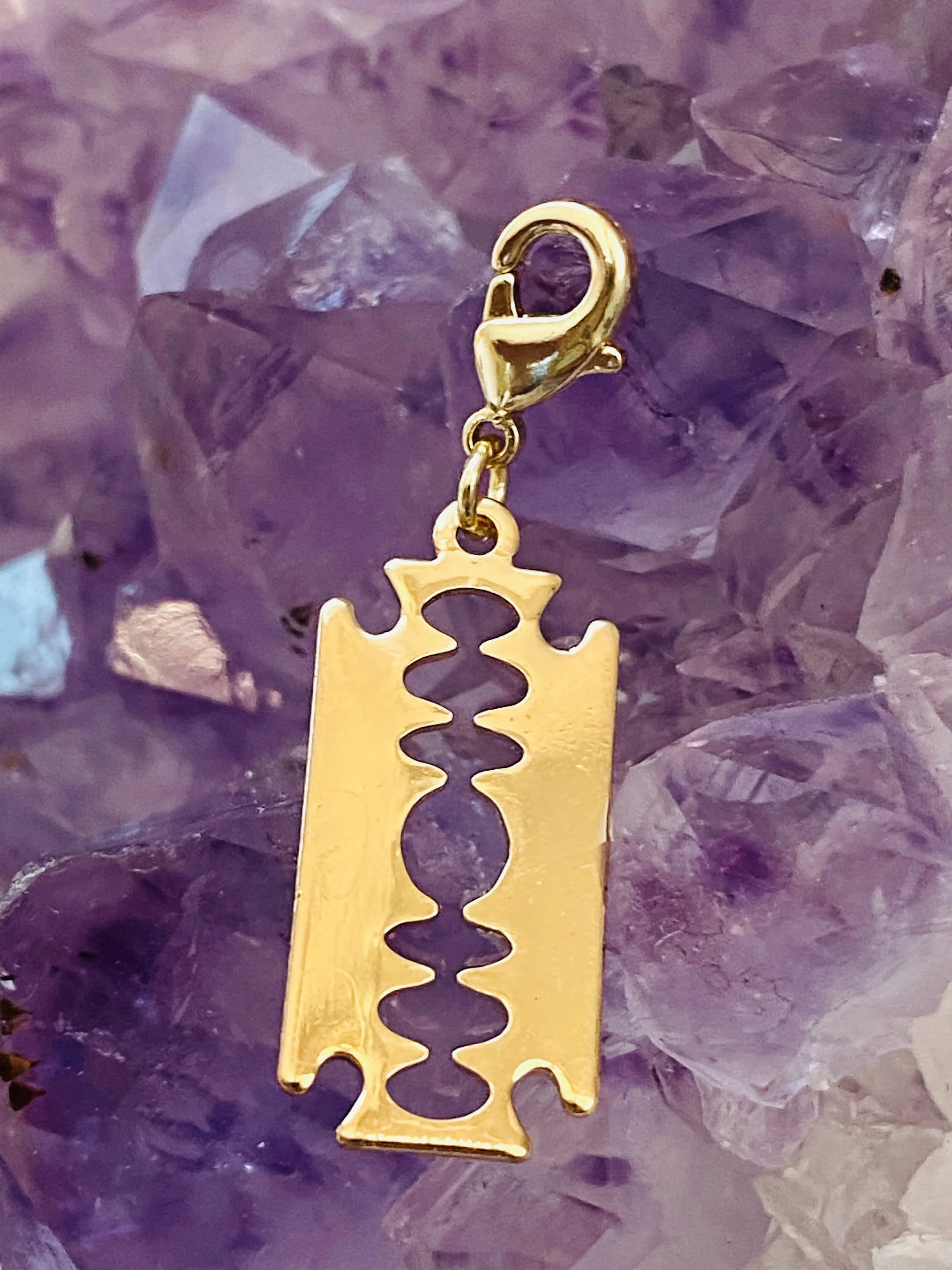 RAzor Charm 2.jpg
