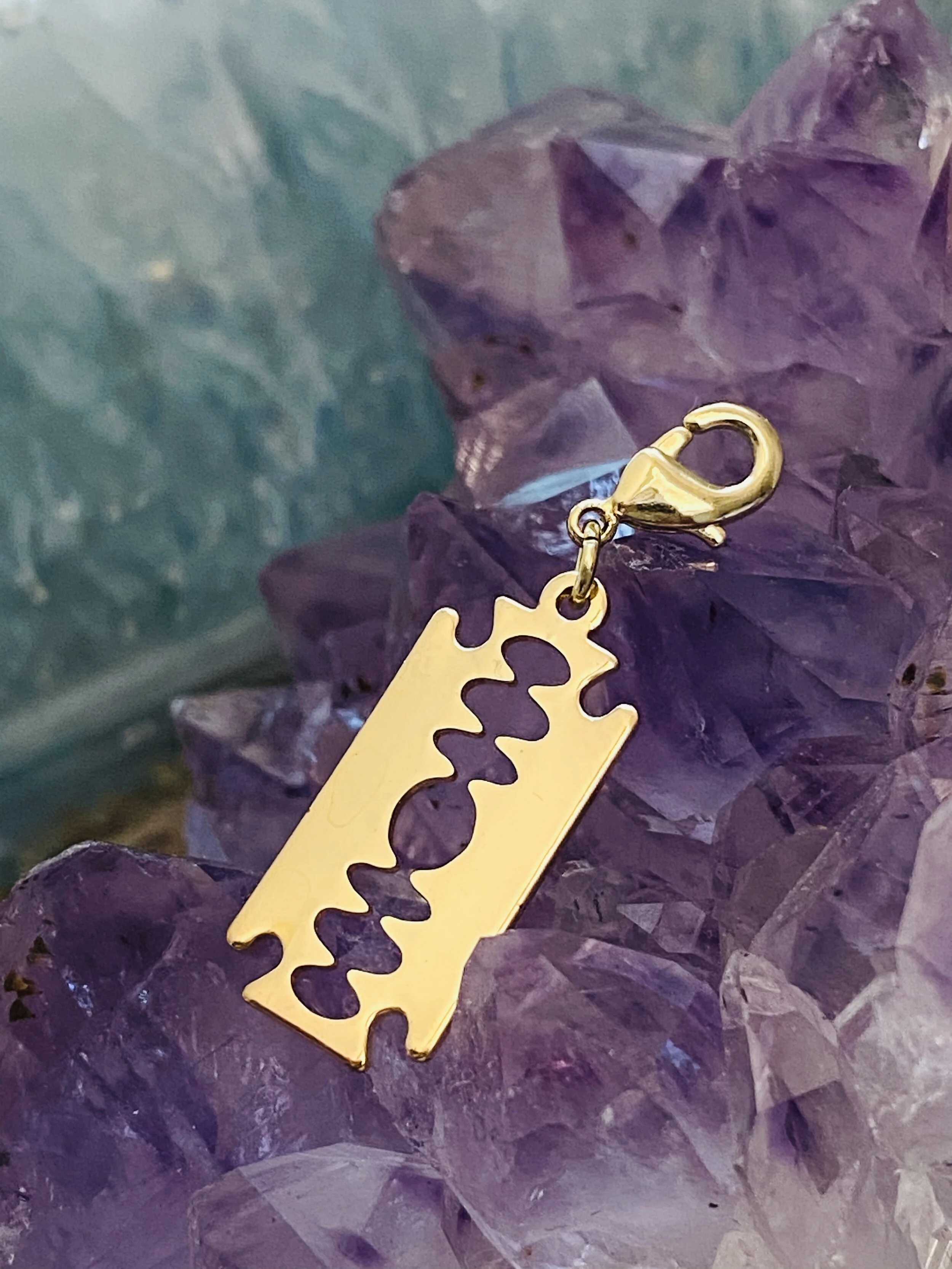 razor charm.jpg