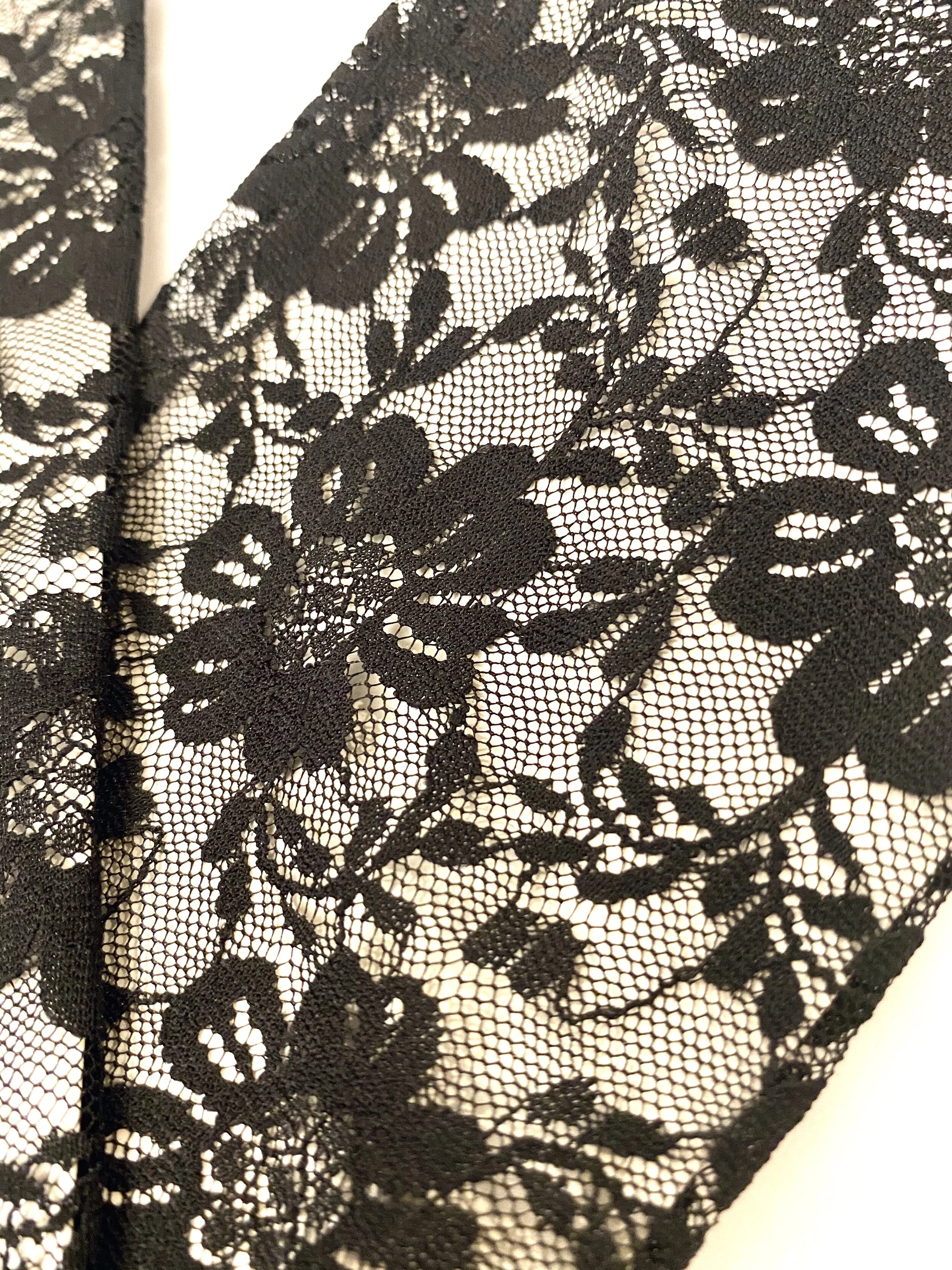Lace Gloves.jpg