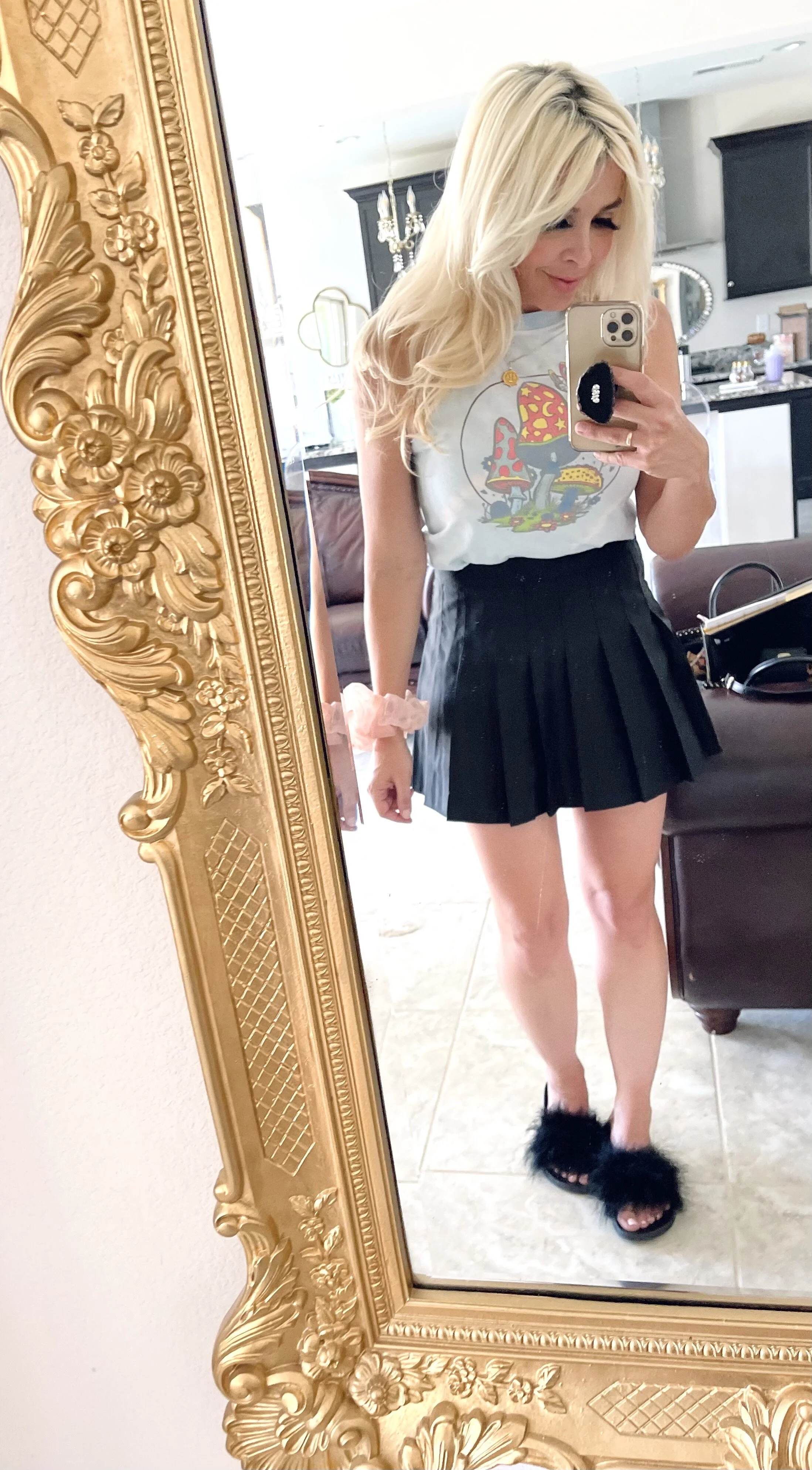 Selfie Black Pleat Skirt .jpg
