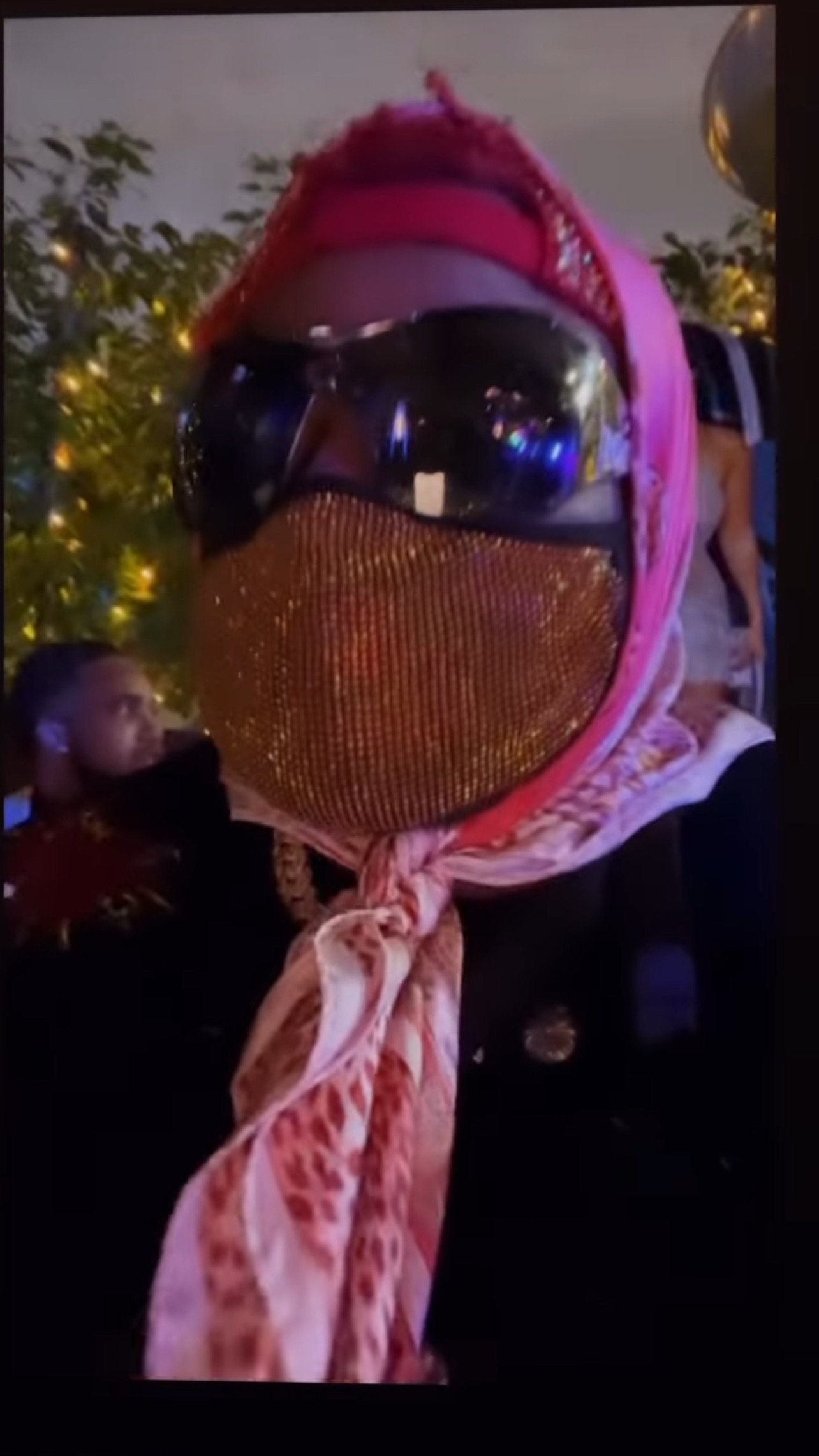 SCARF GANG WINNISTACKZ.JPG