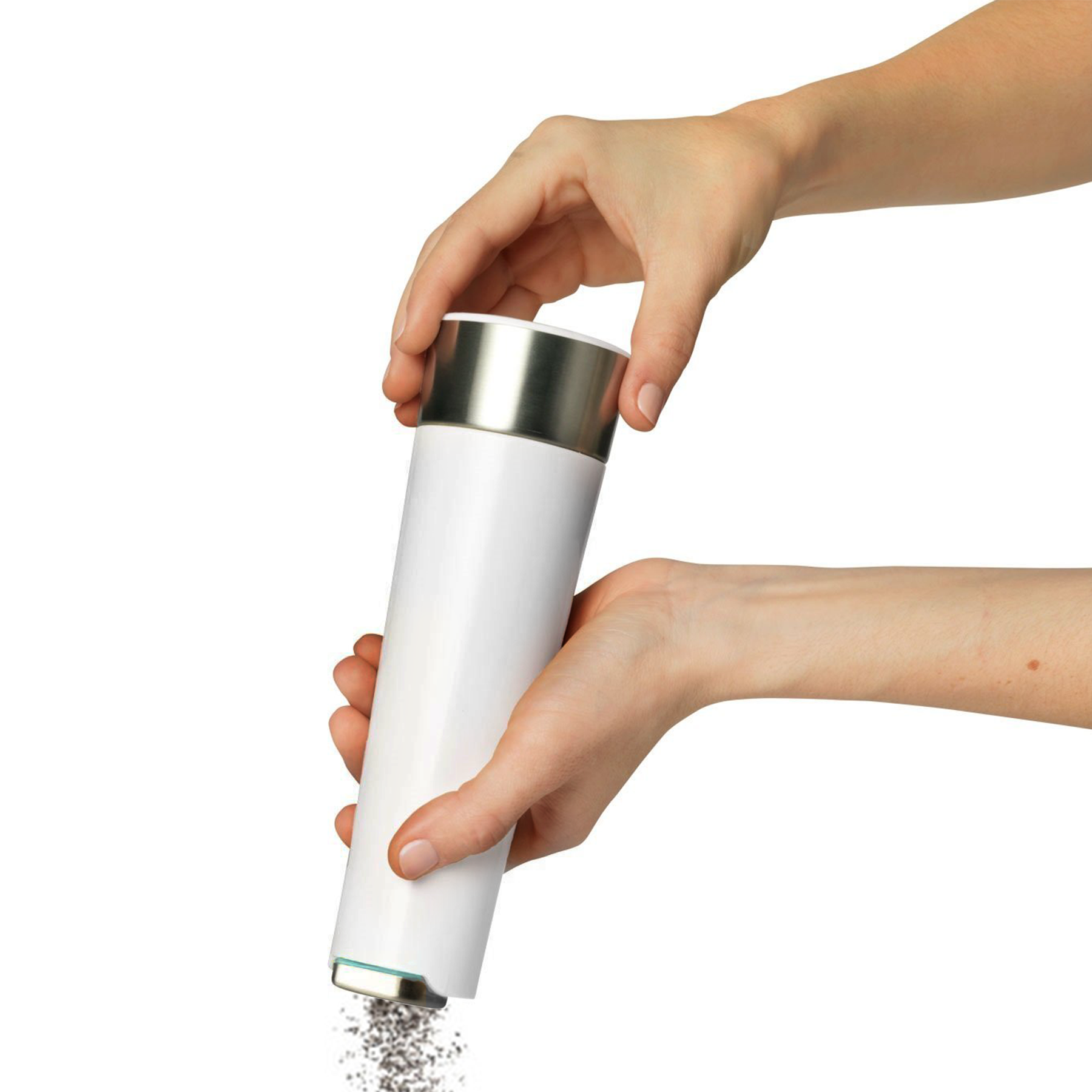  Sits upright on counter top to eliminate pepper dust mess  