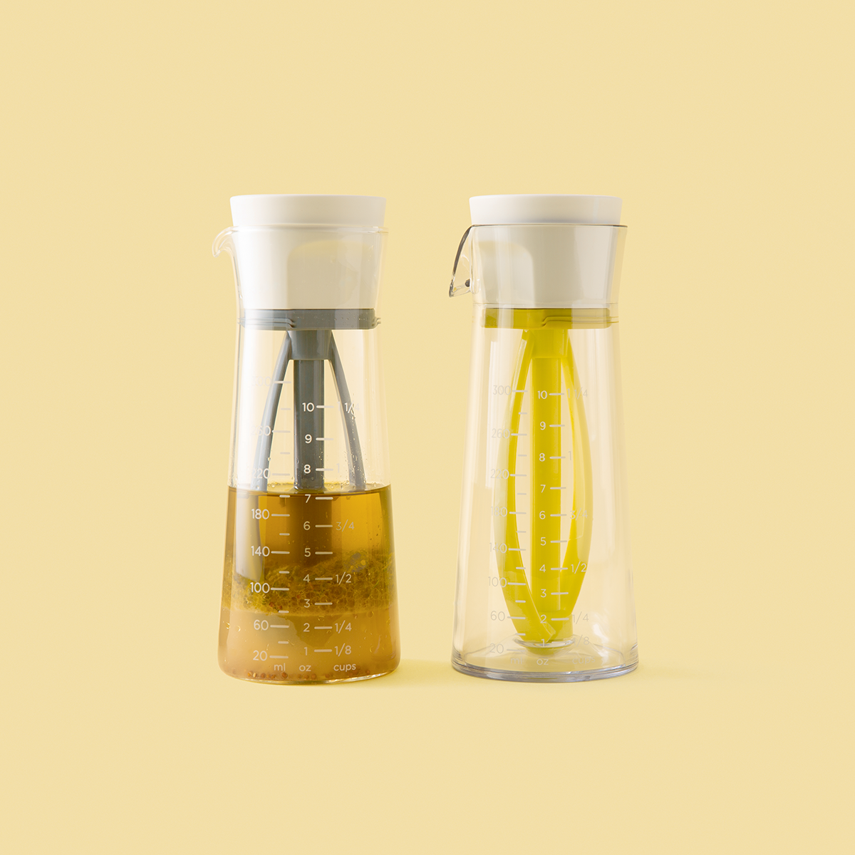  Glass vessel and plastic vessel 