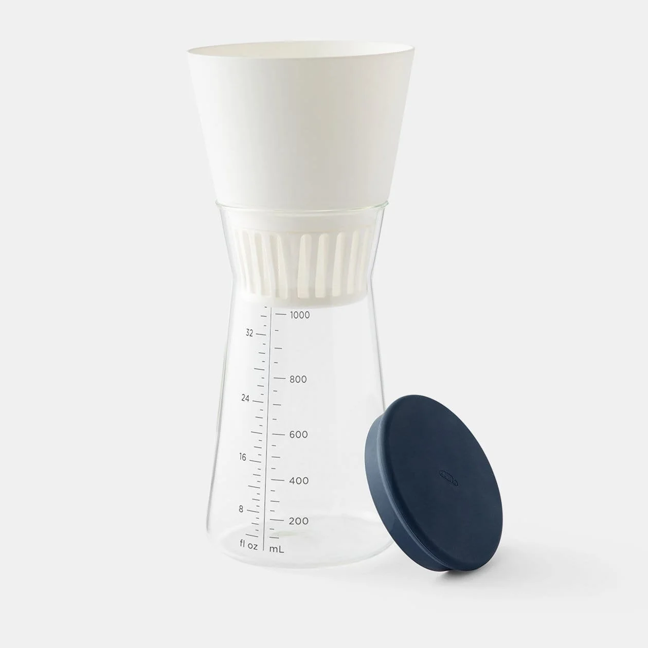  Comes with volume measurements and lid for storage. 