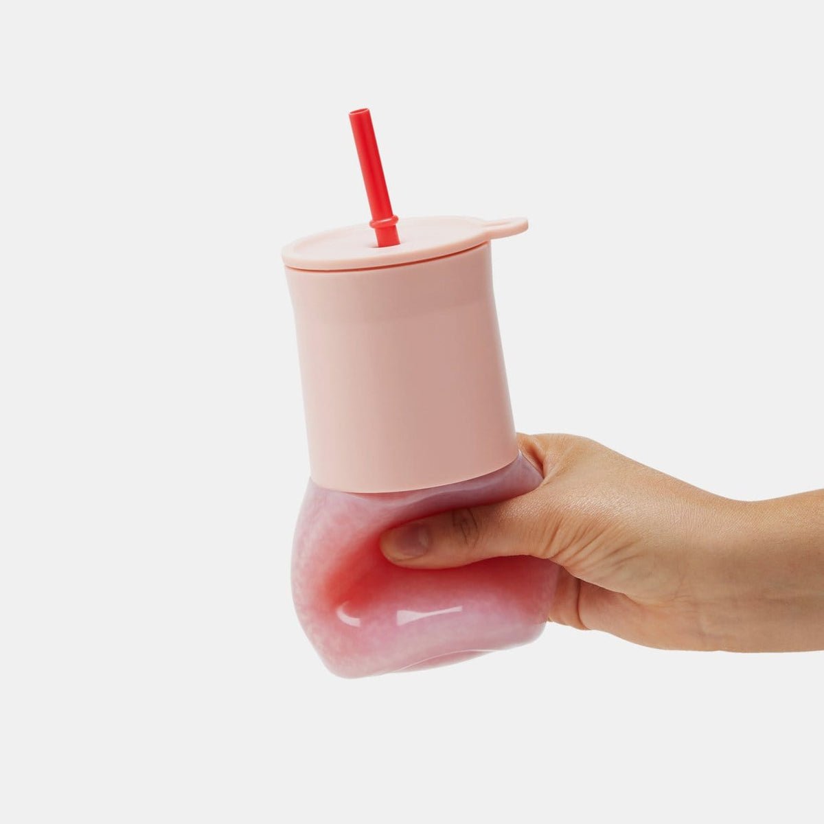  Squeeze the frozen cocktail slushy 