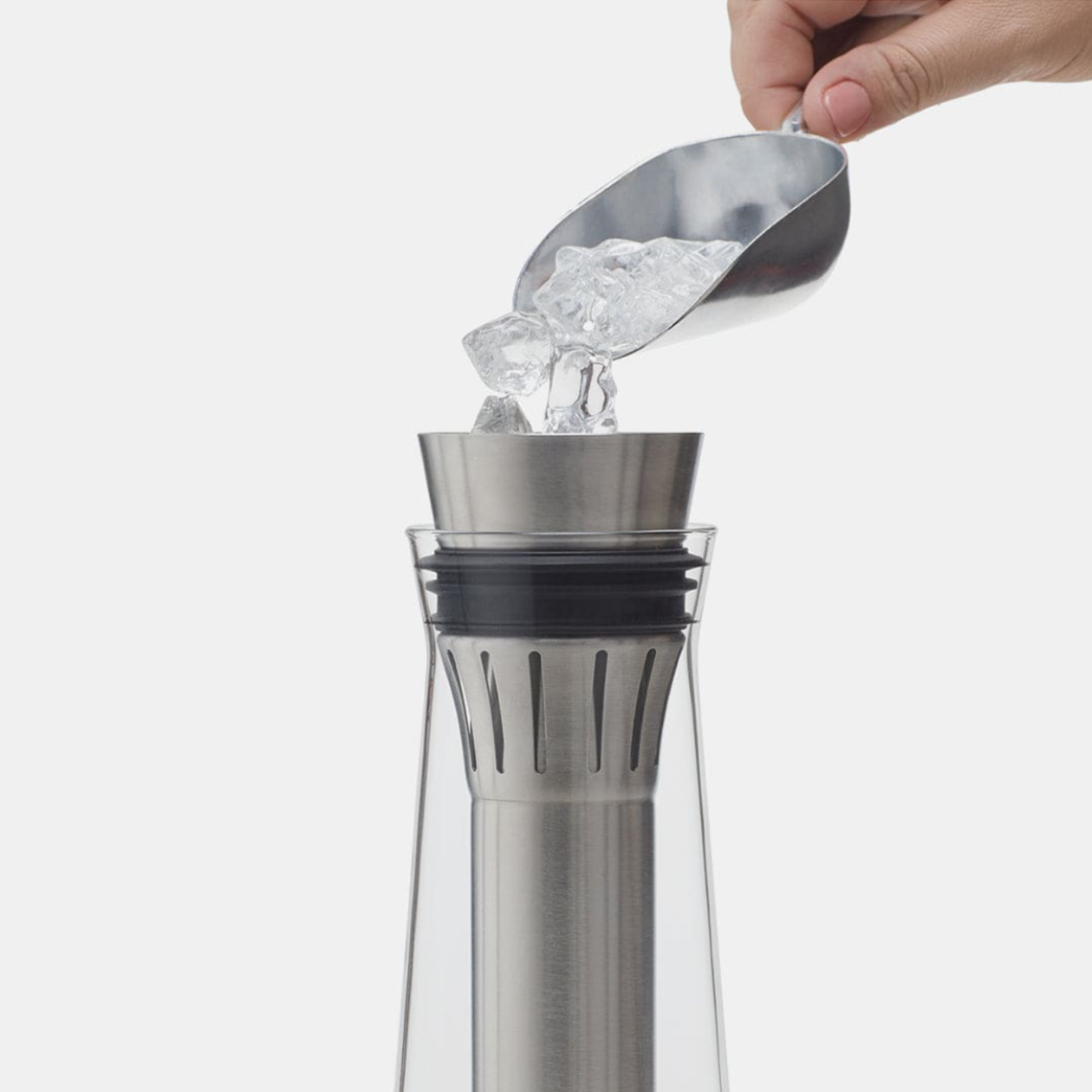  Remove stainless steel stopper and fill with ice 
