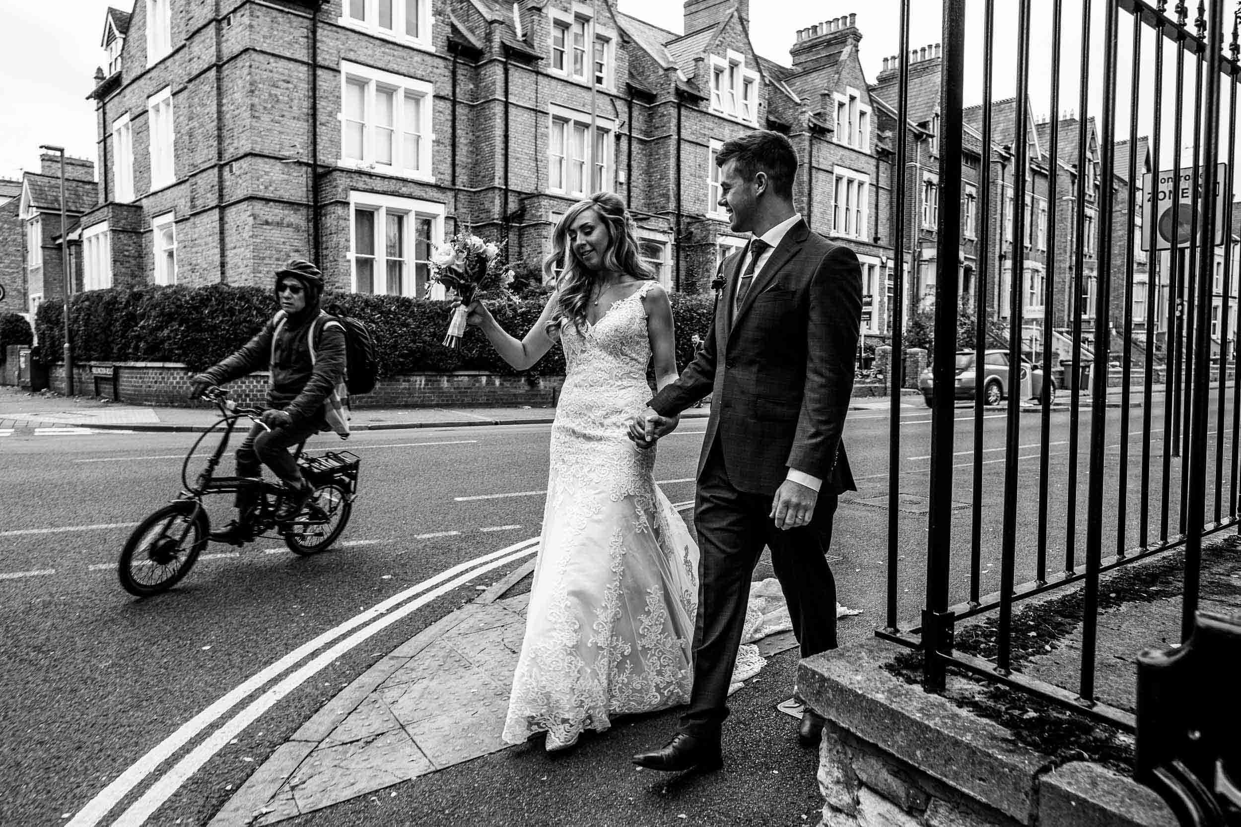 Bride-Groom-Greyfriars-Church-iffley-Road-Oxfordshire-2.jpg