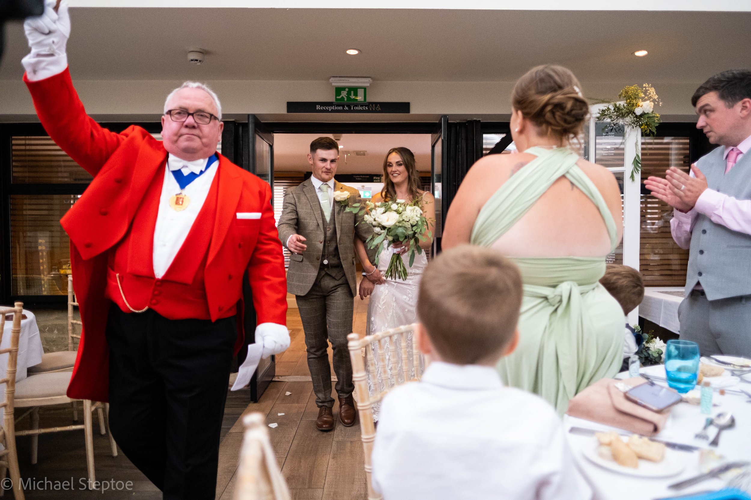 Voco-Oxford-Thames-Hotel-Wedding-Photography-20.jpg