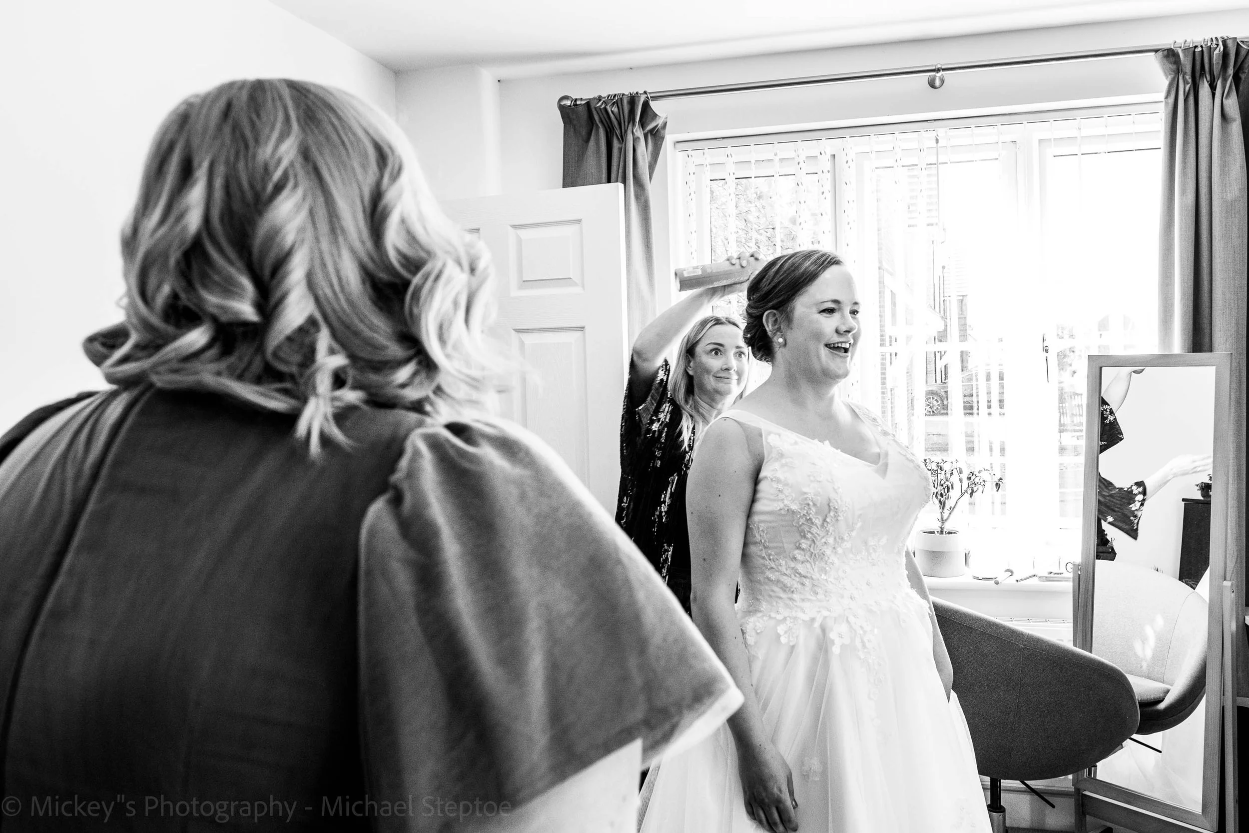 Final preparation for the bribe before heading off to church