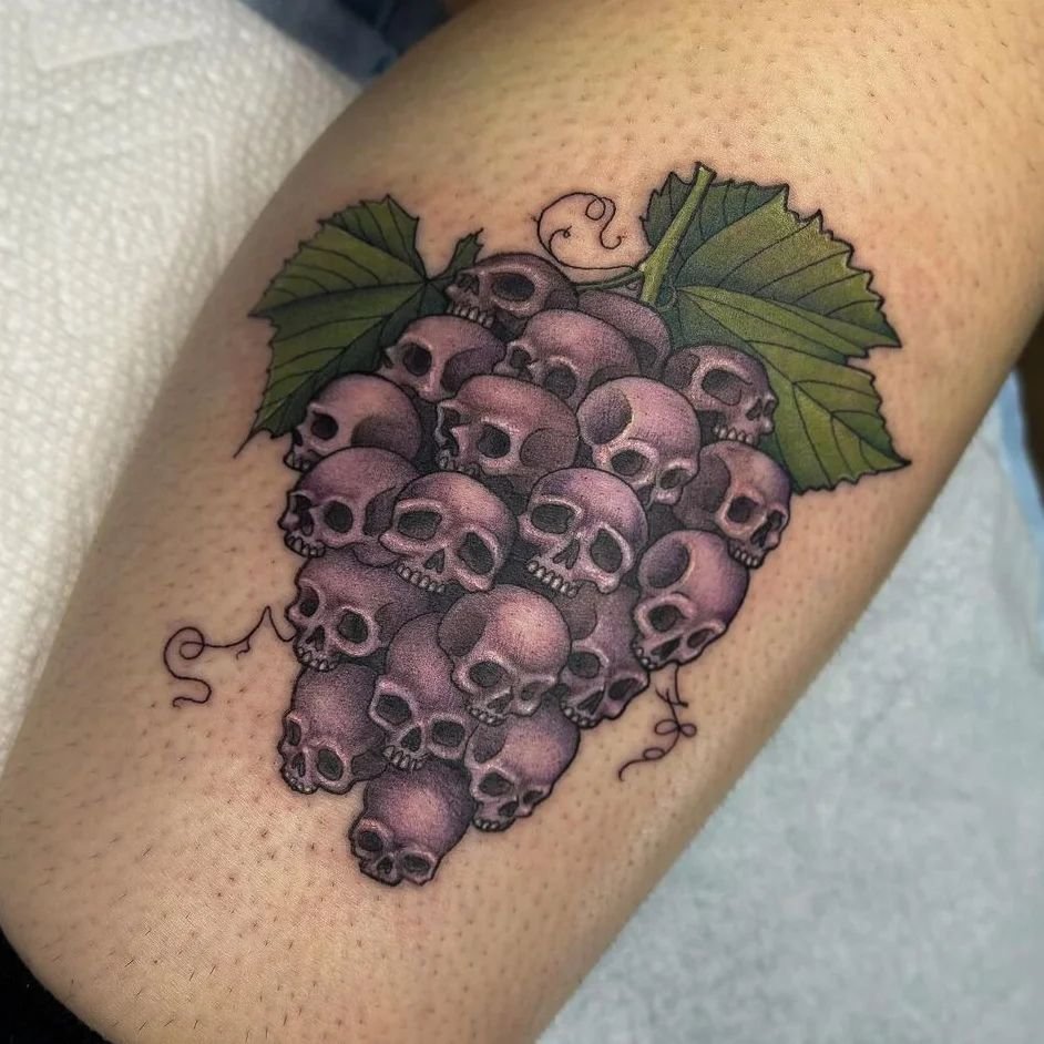 Are you 😻kitten😻 us right meow with how perf all these little grape skulls are?? Jess absolutely killed it with this design!