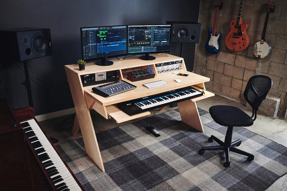 Review-Output-Platform-Studio-Desk-for-Musicians.jpeg