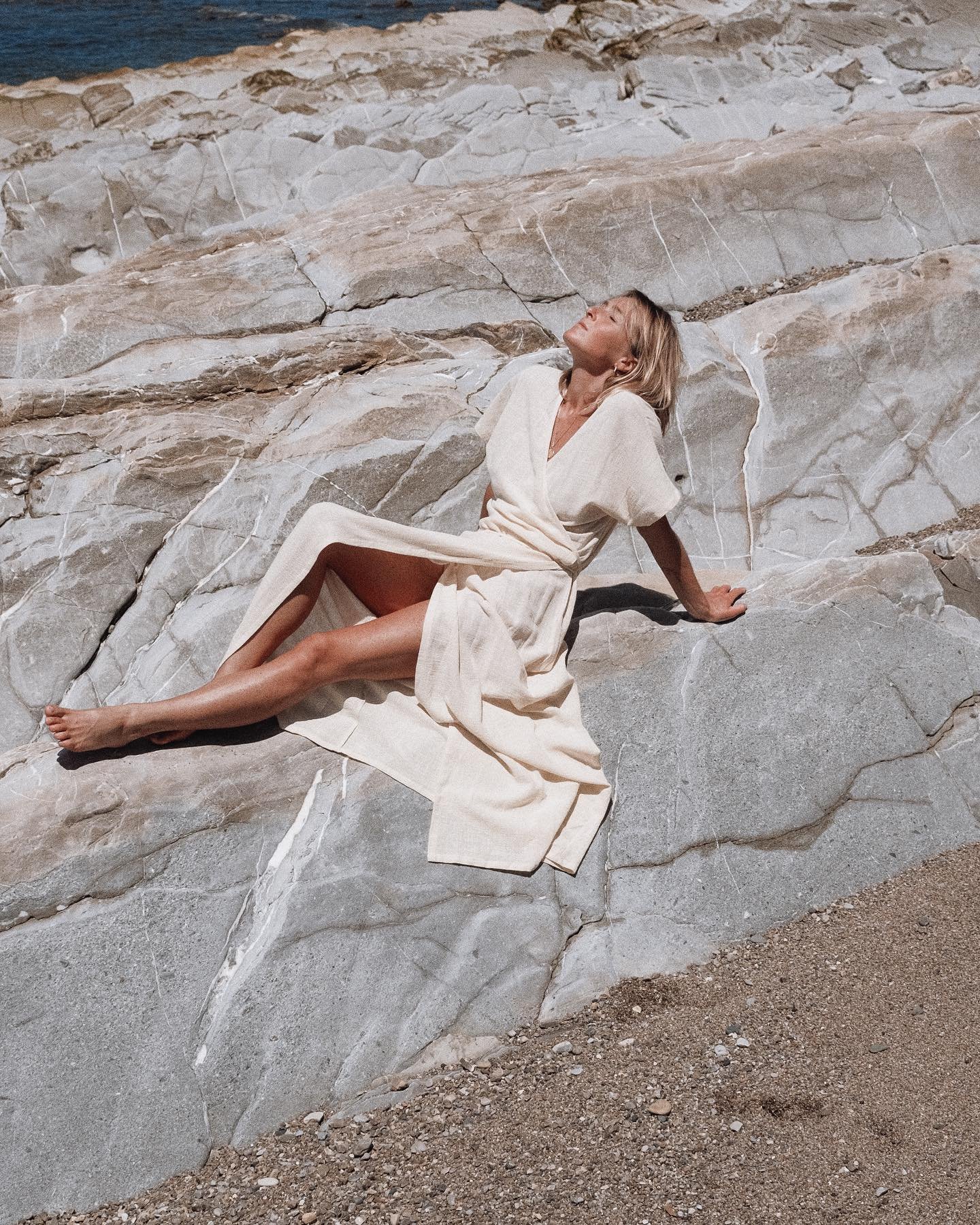 Nous avons le plaisir de vous d&eacute;voiler petit &agrave; petit notre collection de v&ecirc;tement pour femme &laquo;&nbsp;Entre terre et mer&nbsp;&raquo;.
Une gamme durable et &eacute;thique pour la femme. 
Nous sommes impatients de partager cett