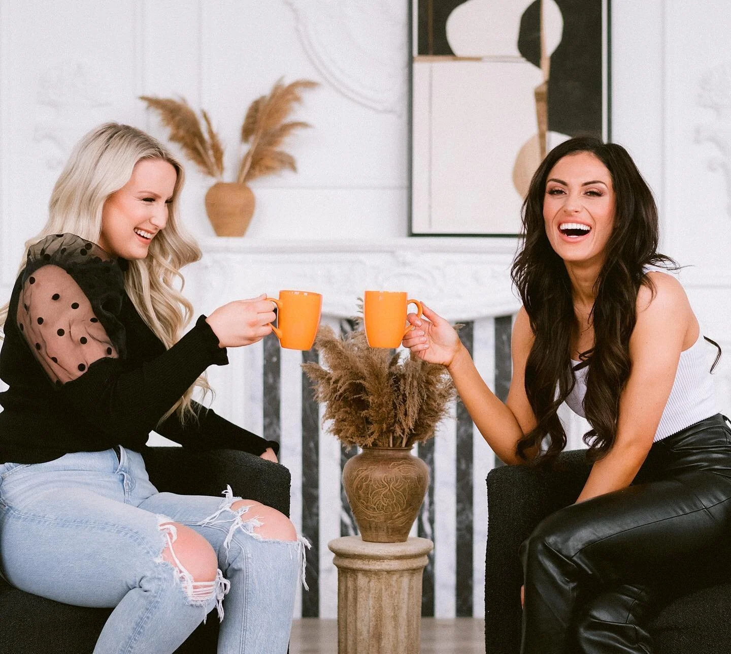 Spilling ALL the tea (never wine 😉) over at @wereunpopular 

NEW EPISODE just dropped on our YouTube! I&rsquo;m talking all things popularity, mental health, &amp; pivoting.

Link in bio at &rarr; @wereunpopular

#femaleceo #femaleboss #femaleentrep