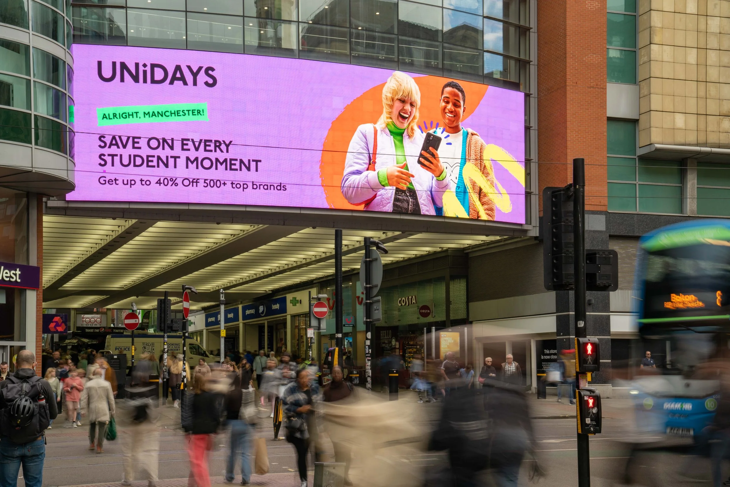 How to Advertise in High Street Shops