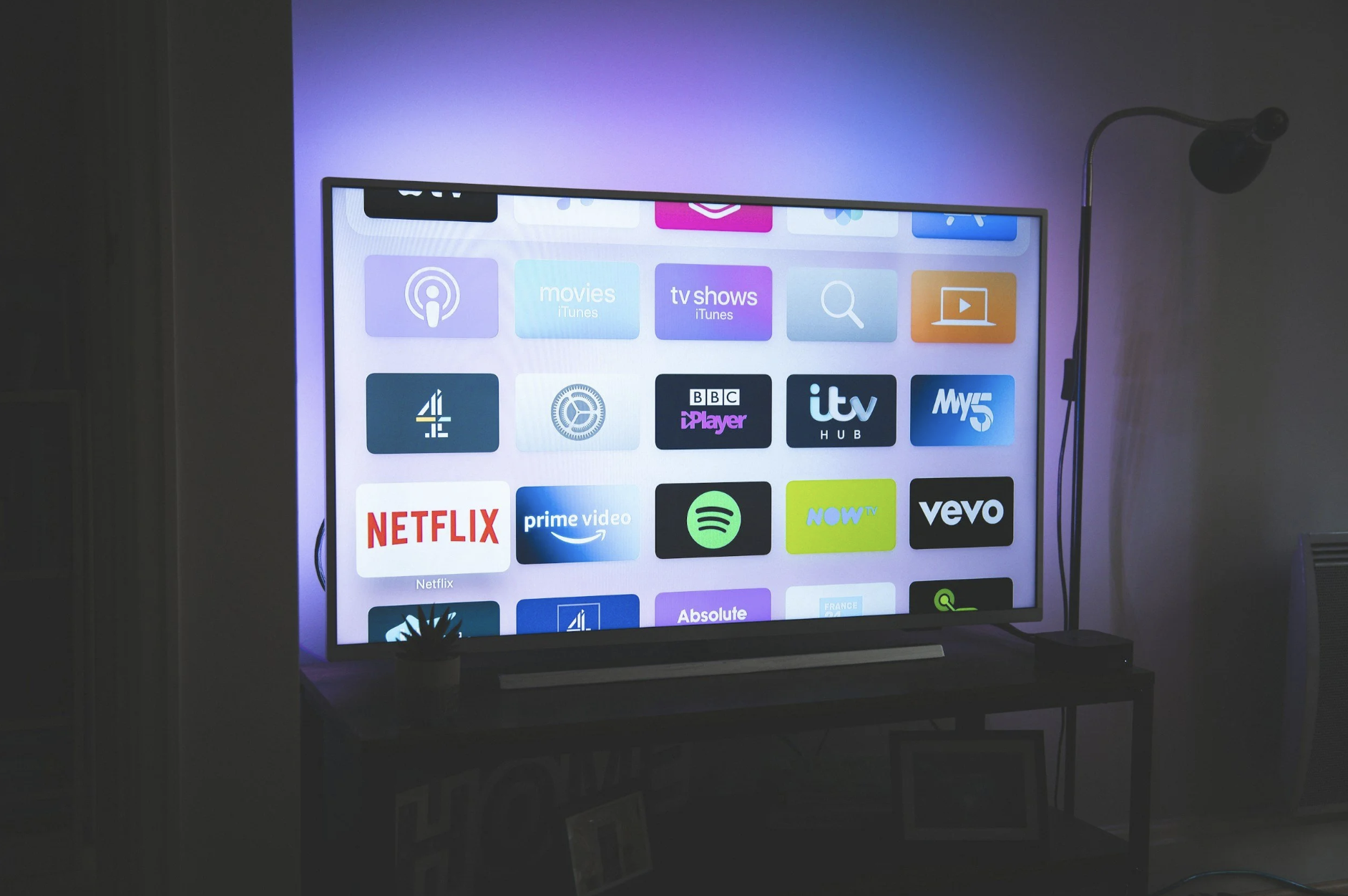 How to Advertise on Connected TV (CTV)