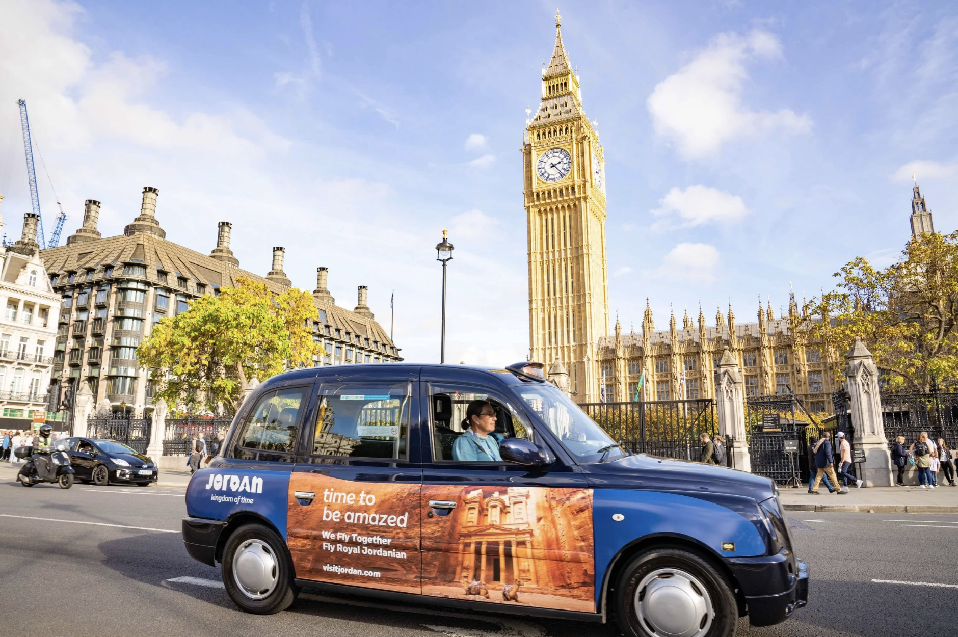 Advantages and Disadvantages of Taxi Advertising