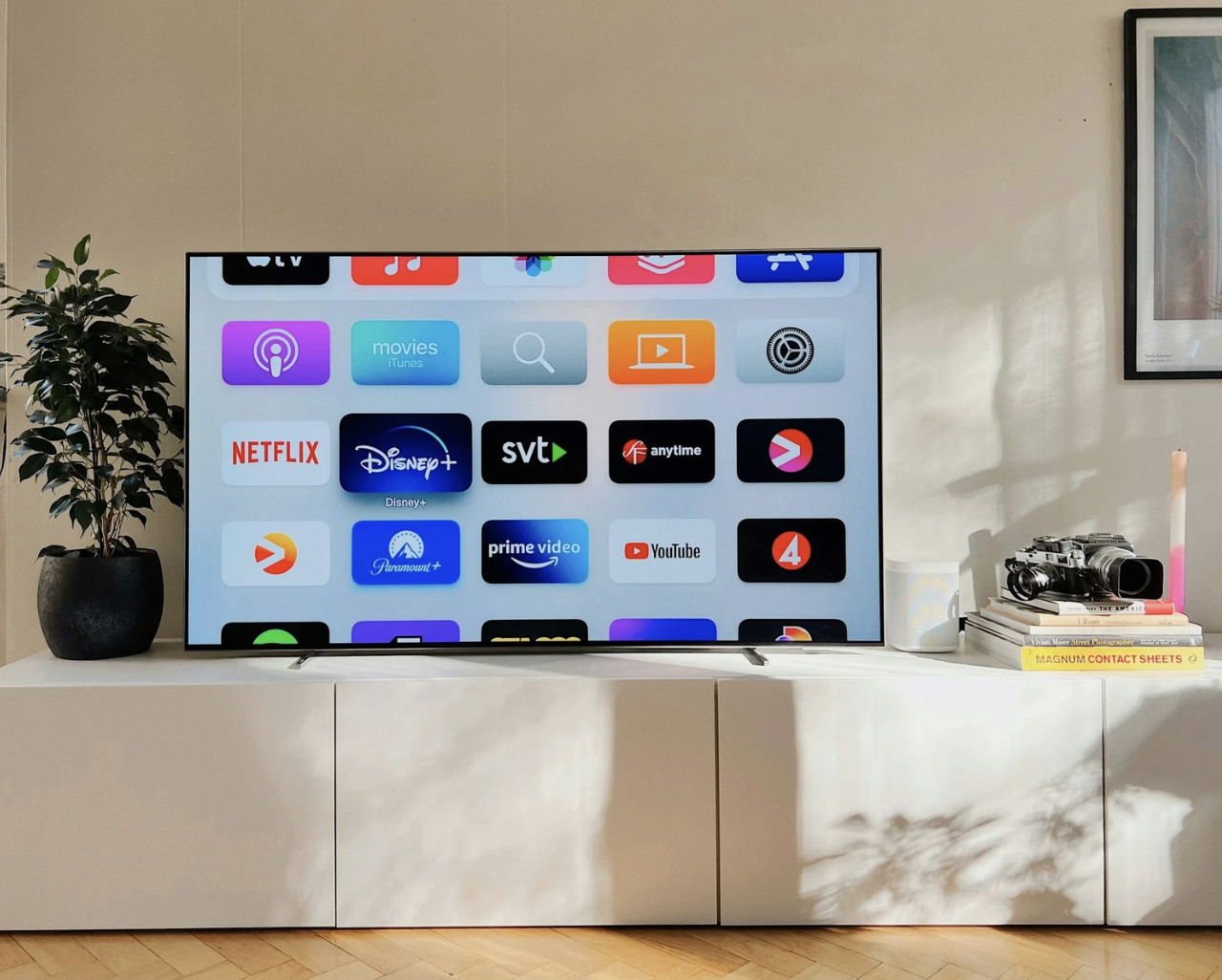 Advantages and Disadvantages of Connected TV Advertising