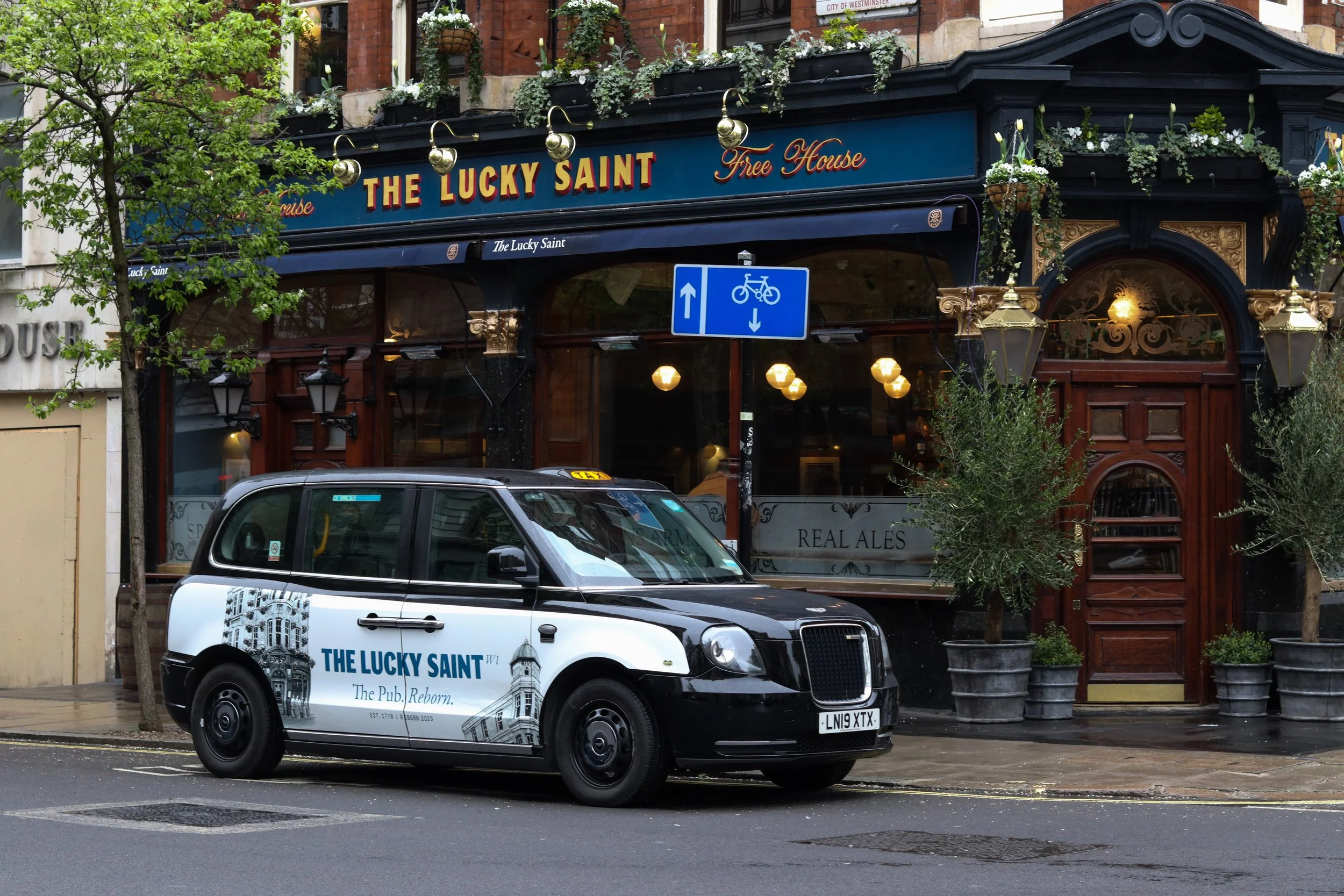 How to advertise on Taxis
